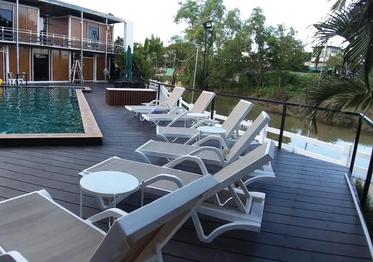 Property building in Hi Creek Resort