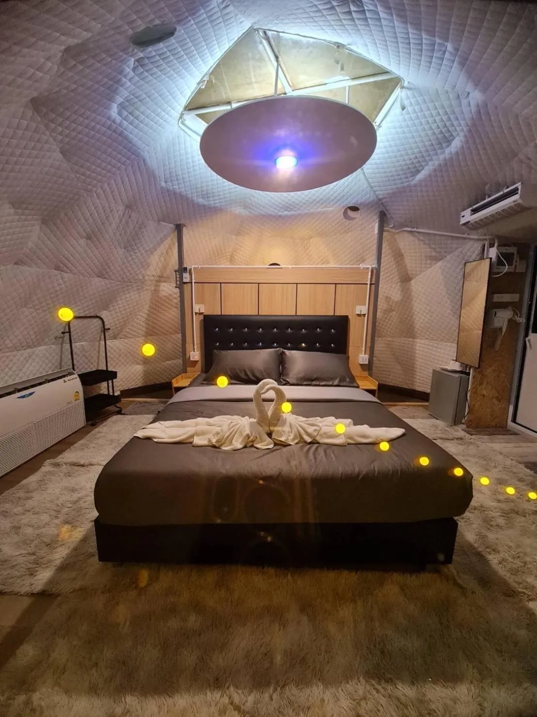 Bed in Hi Creek Resort