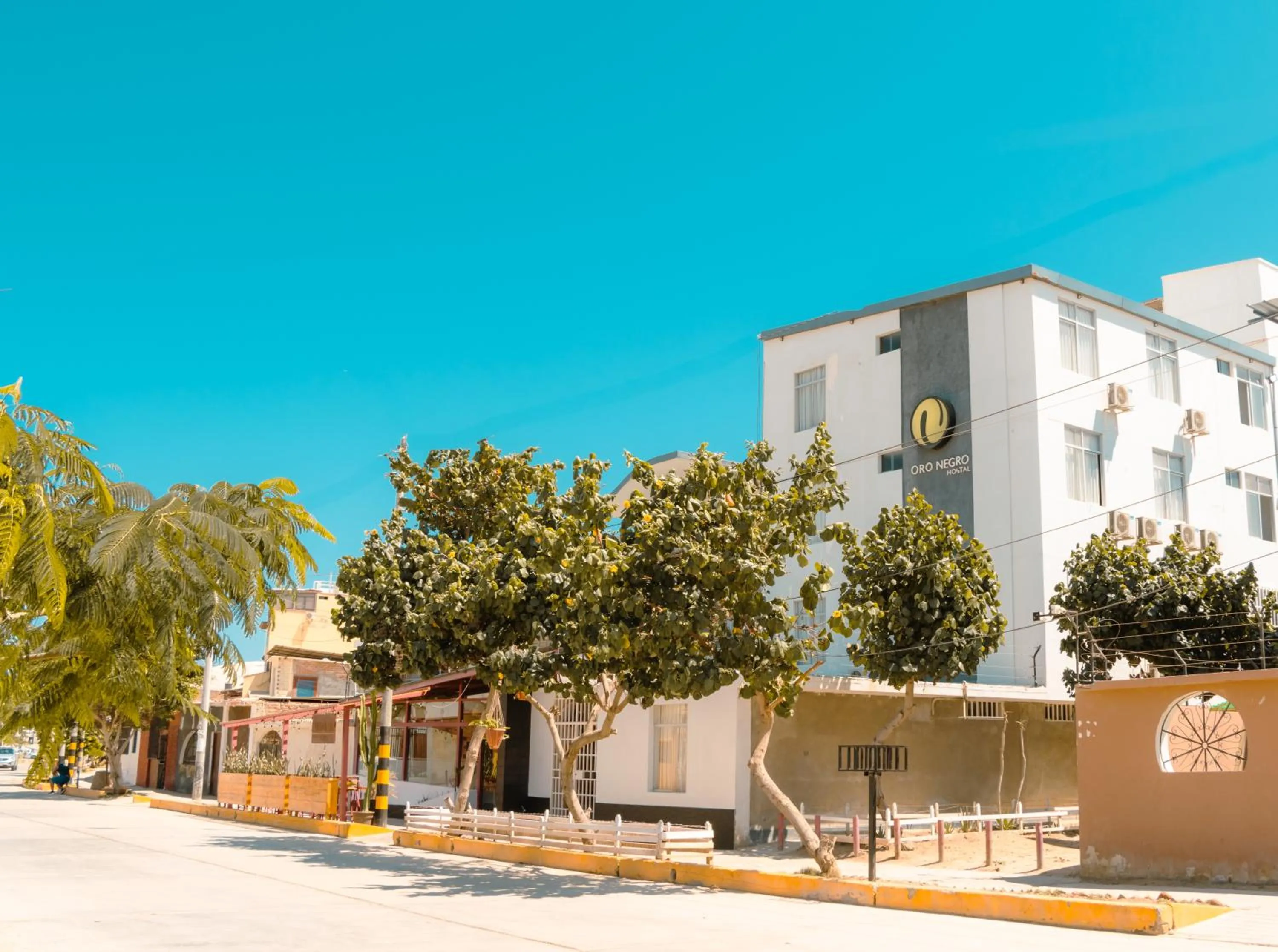 Property building in Hotel Oro Negro