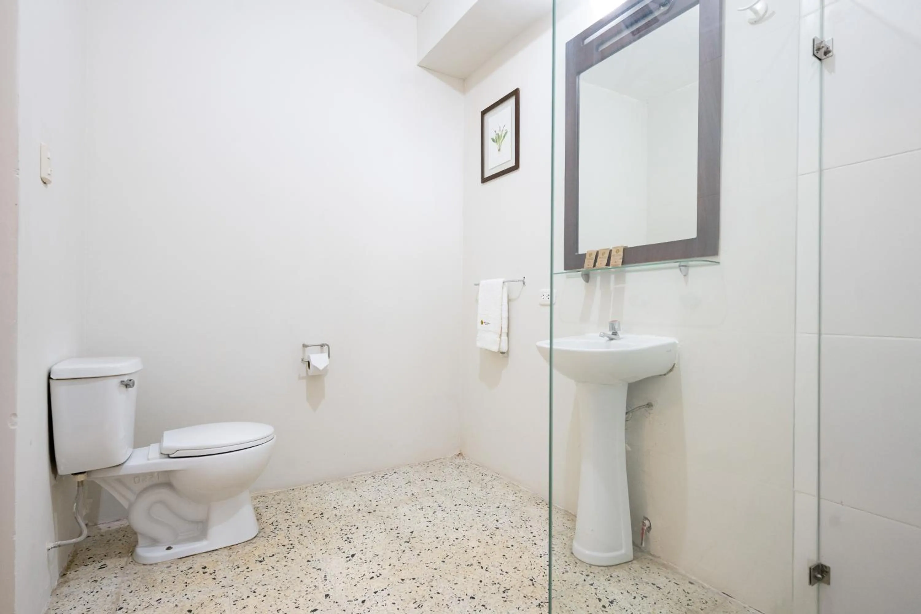 Shower in Hotel Oro Negro