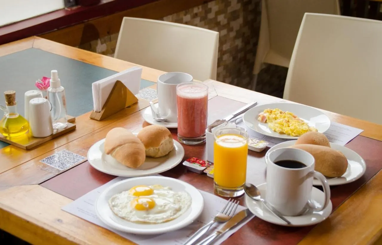 Restaurant/places to eat in Hotel Oro Negro