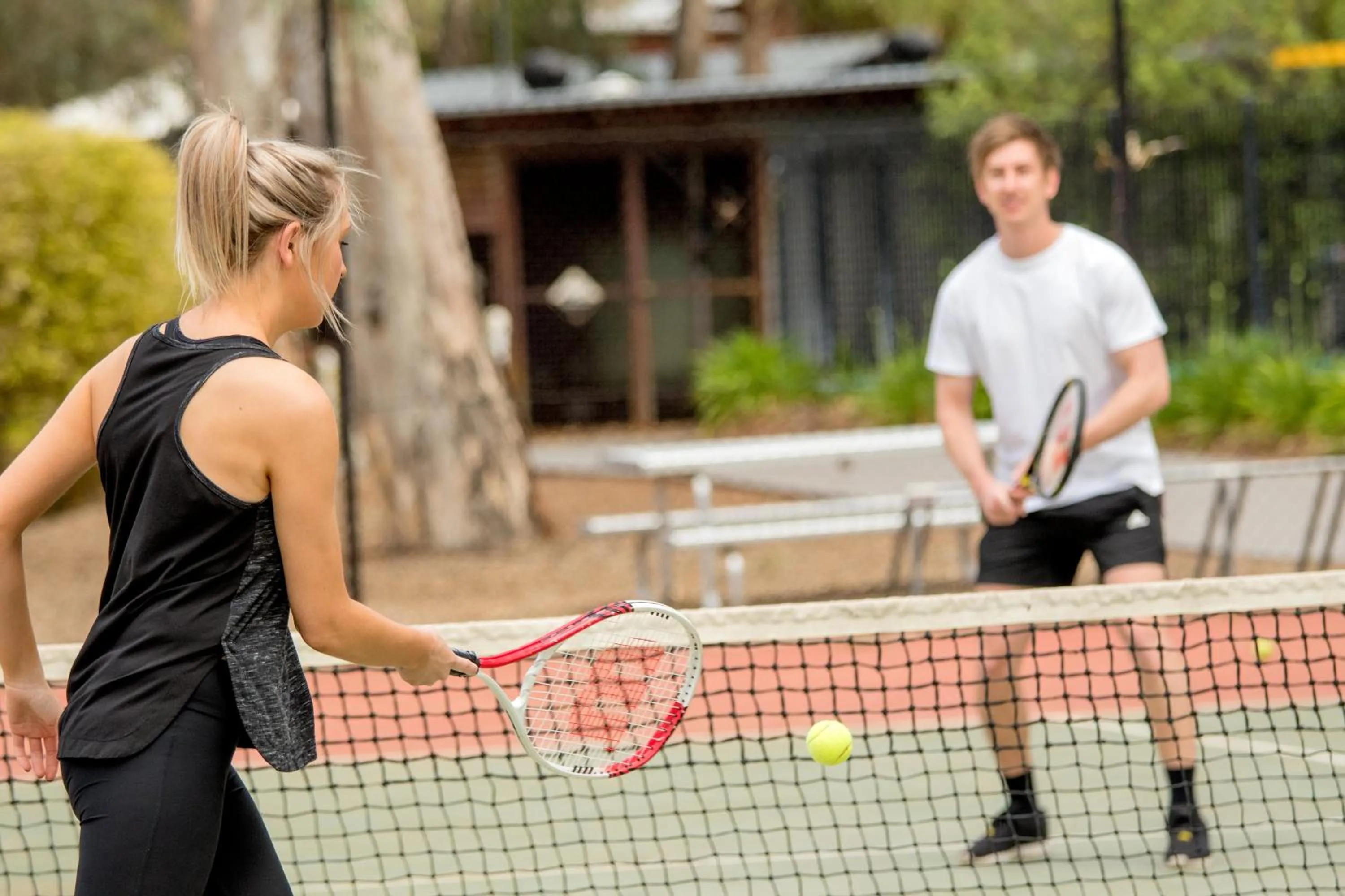 Tennis court in Discovery Parks - Renmark Riverfront