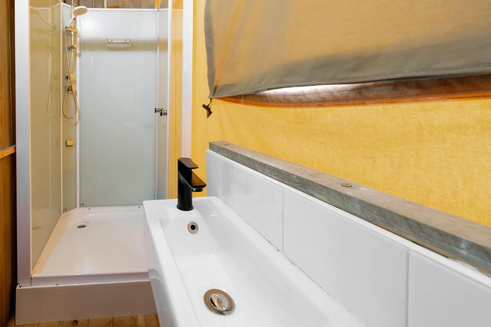 Shower in Discovery Parks - Renmark Riverfront