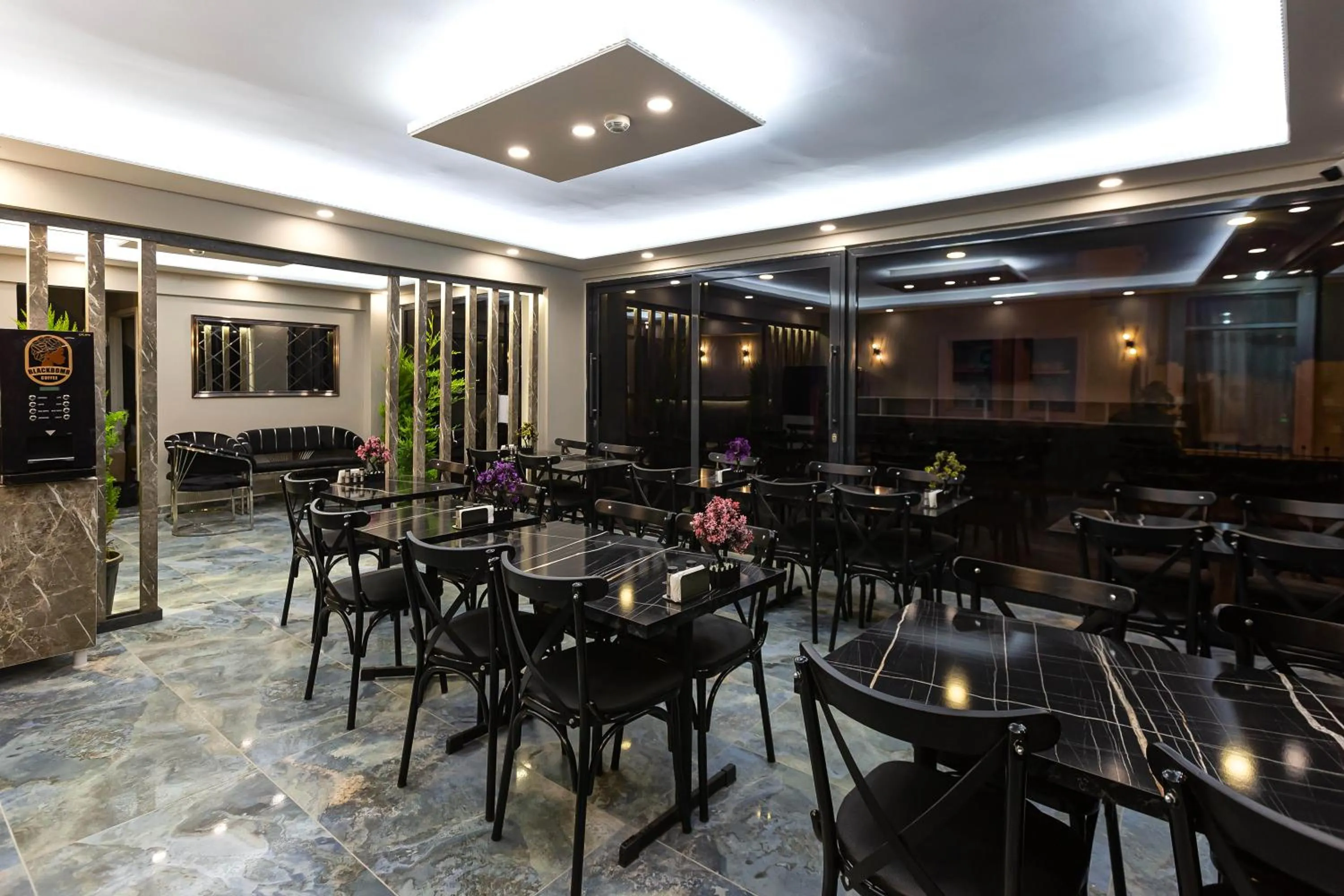 Restaurant/places to eat in Ria Suites Boutique Hotel