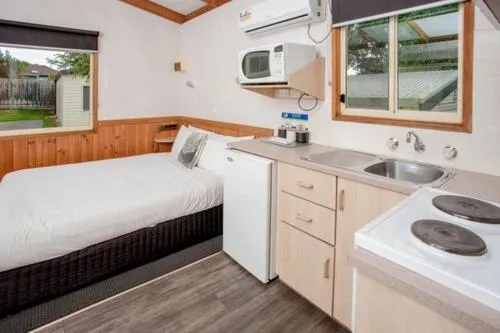 Bed in BIG4 Melbourne Holiday Park