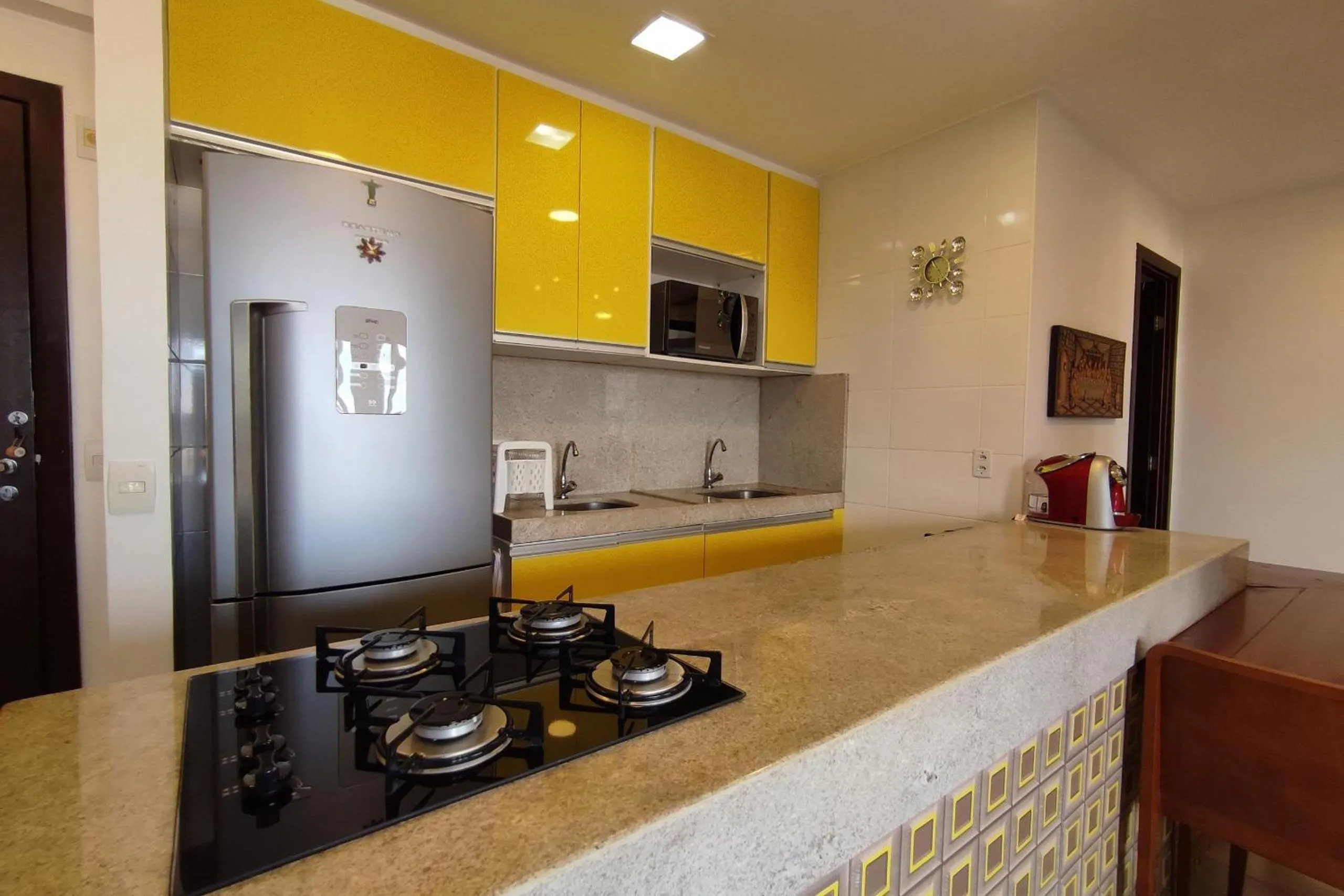 Kitchen or kitchenette in Barra Bali - Pé na areia com Vista Mar