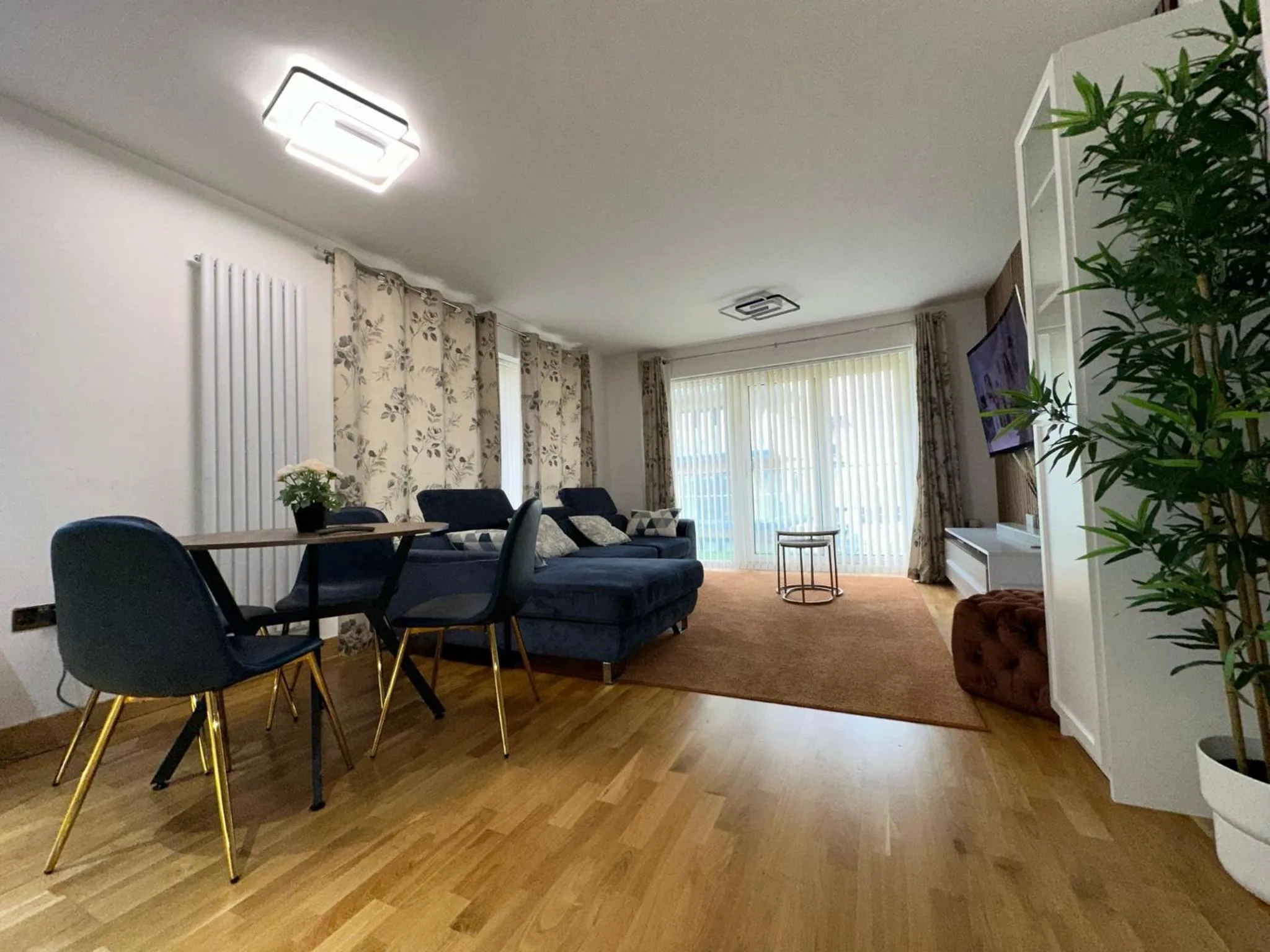 little hideout, Luxury Apartment