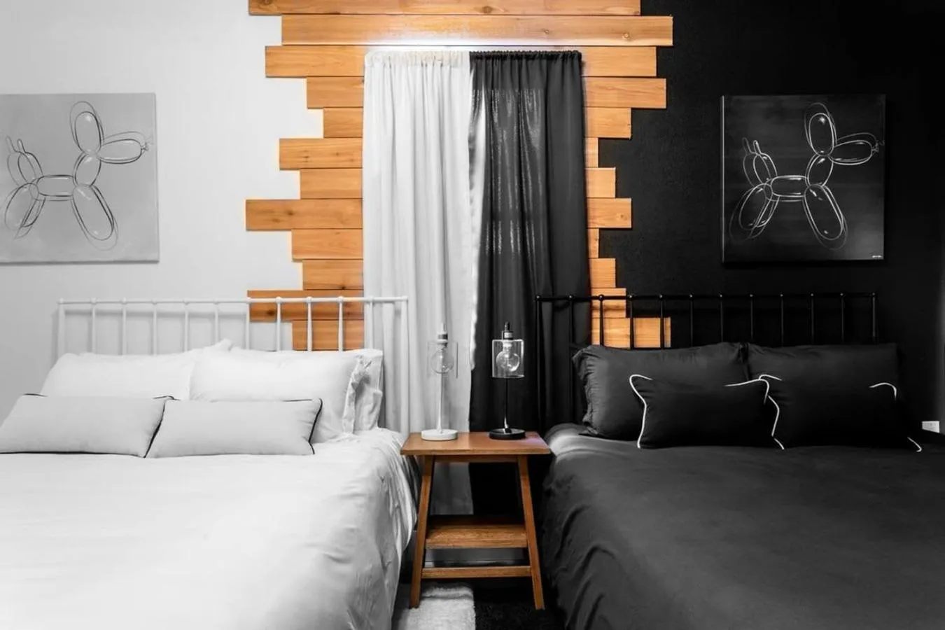 Bed in King Kasa 6BR Retreat - 6 walk min to Rainey St