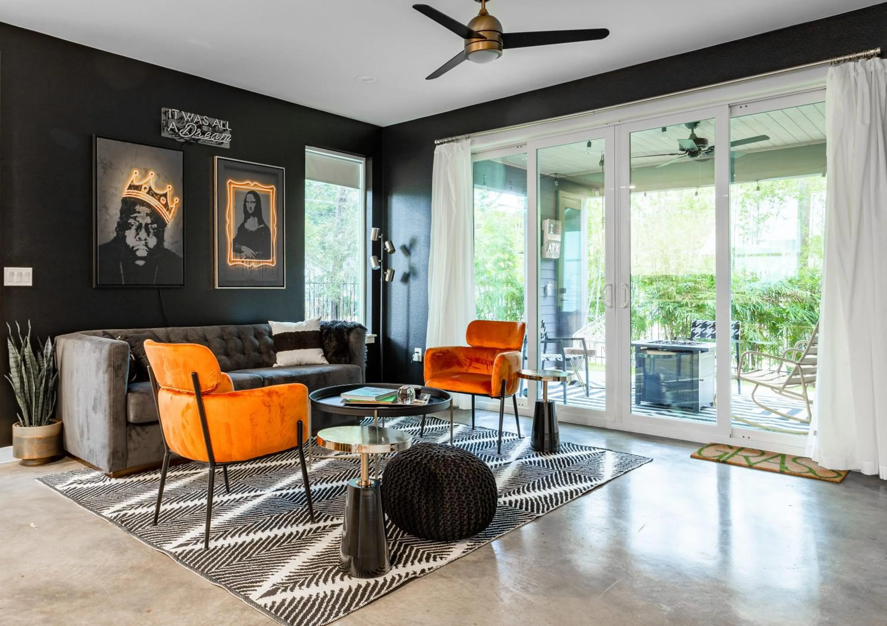 Living room in Insa Worthy Two-Home Retreat - Fire Pit, Hot Tub