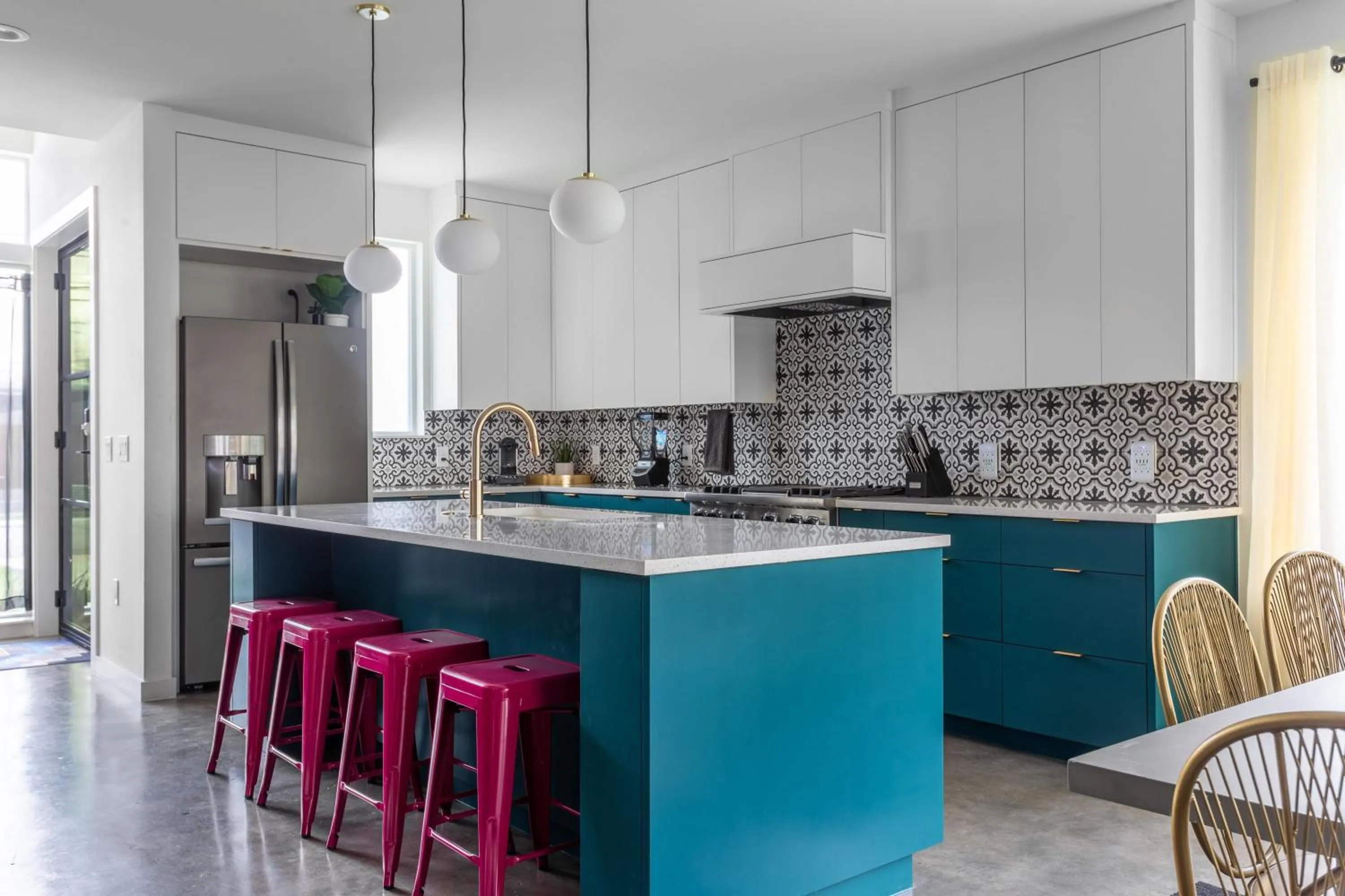 Kitchen or kitchenette in Insa Worthy Two-Home Retreat - Fire Pit, Hot Tub