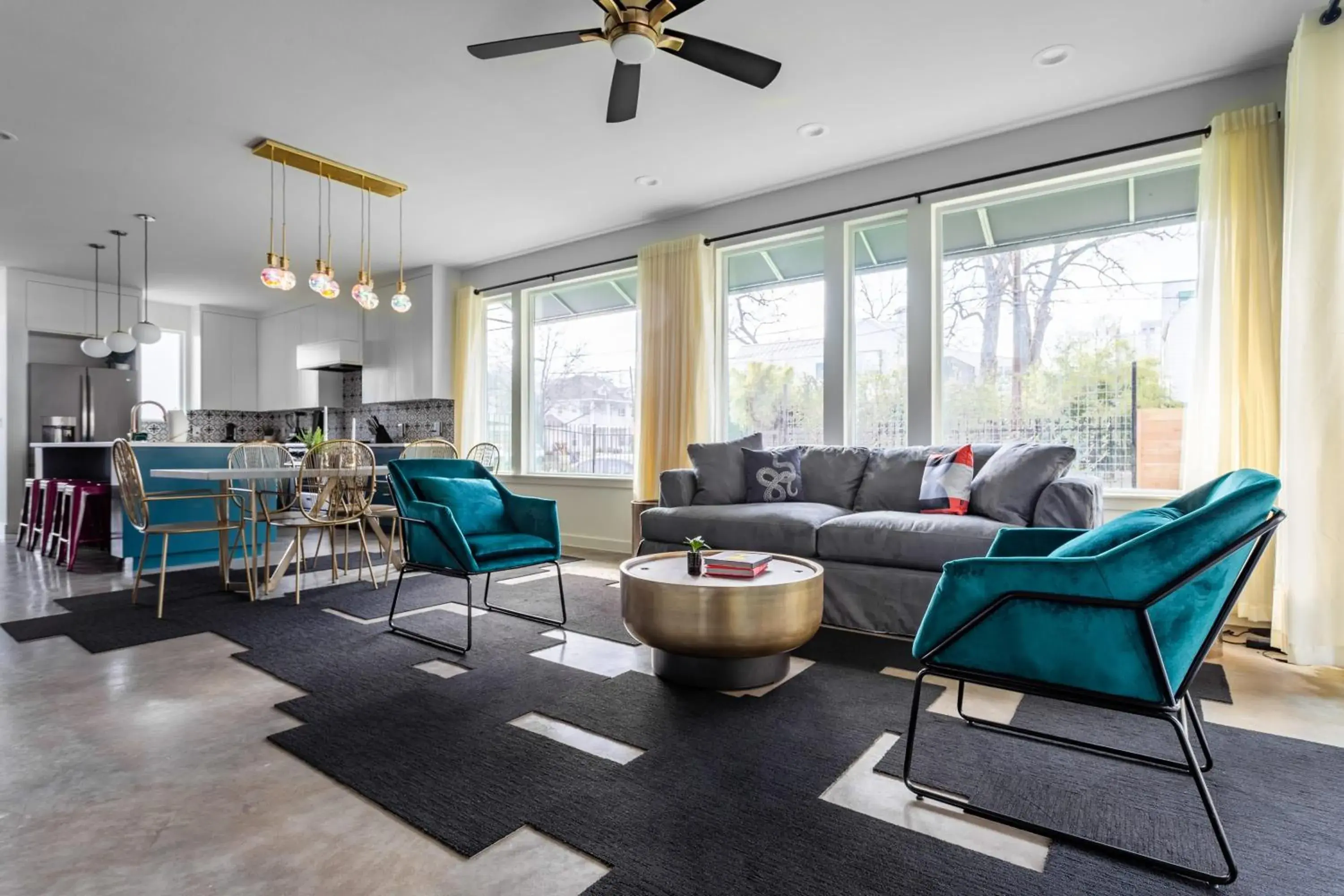 Insa Worthy Two-Home Retreat - Fire Pit, Hot Tub Insa Worthy Two-Home Retreat - Fire Pit, Hot Tub