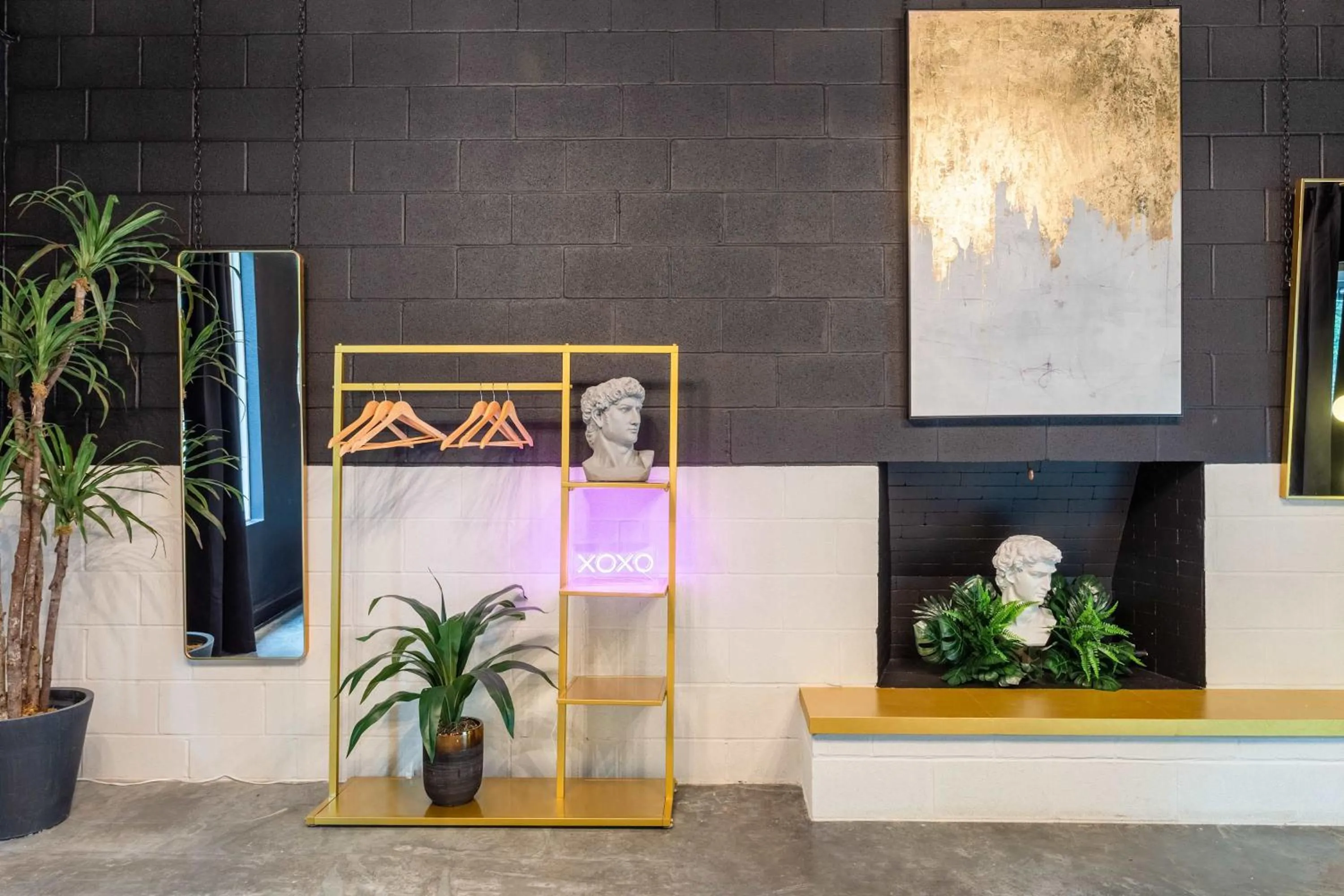 Decorative detail in Upstay Luxe Pool Retreat - 7 Min to Rainey St