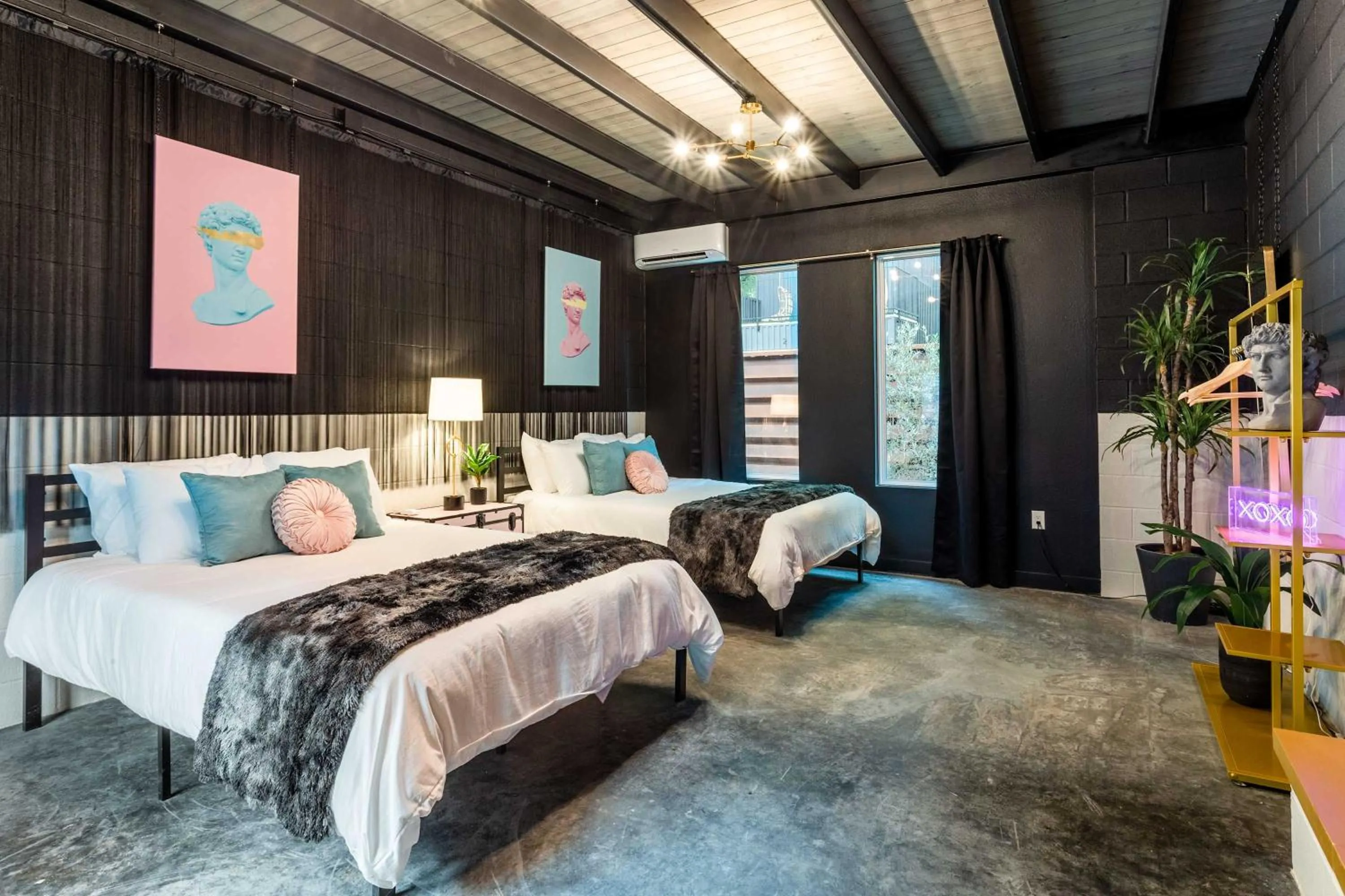 Bed in Upstay Luxe Pool Retreat - 7 Min to Rainey St