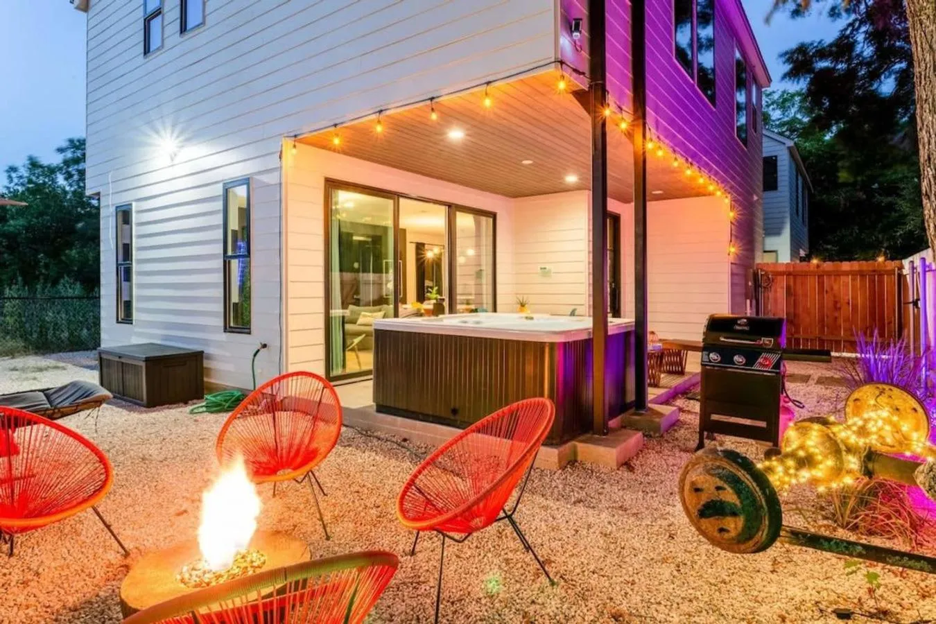 BBQ facilities in Massive 10BR Compound - 6 Min to Downtown Austin