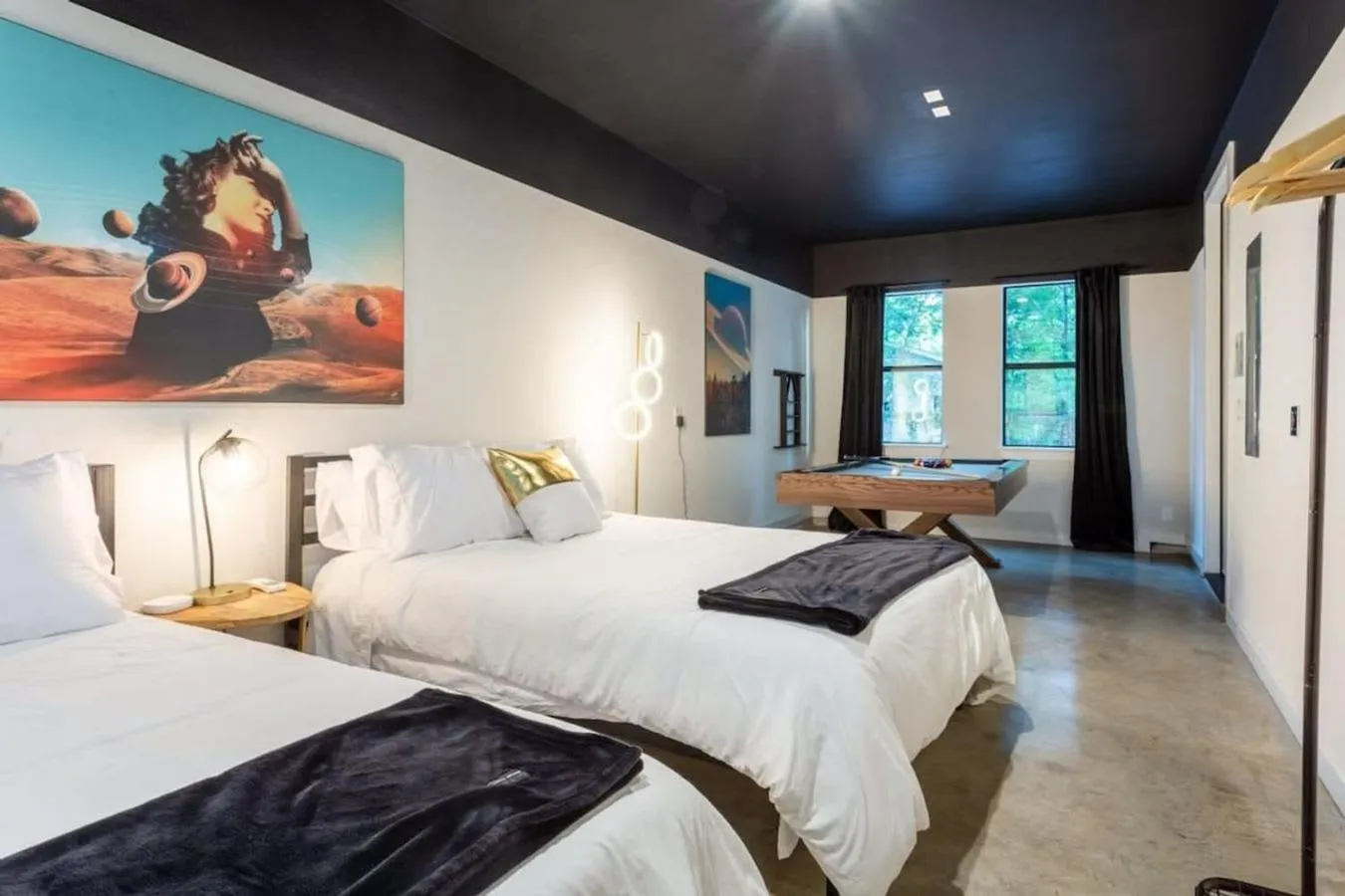 Bed in Massive 10BR Compound - 6 Min to Downtown Austin