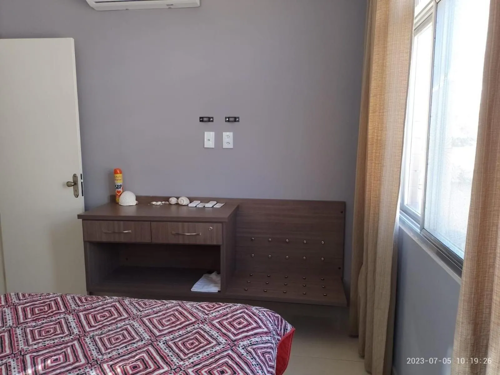 Photo of the whole room, Bed in FORT BEACH, Conheça CABO FRIO em 3 dias a pé e carro no estacionamento