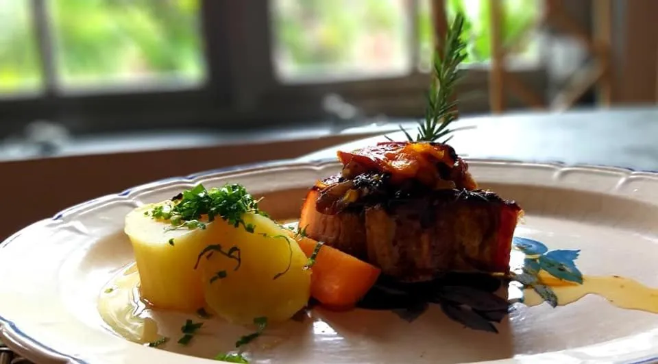 Restaurant/places to eat in SCHUMANN'S RESORT & PARK