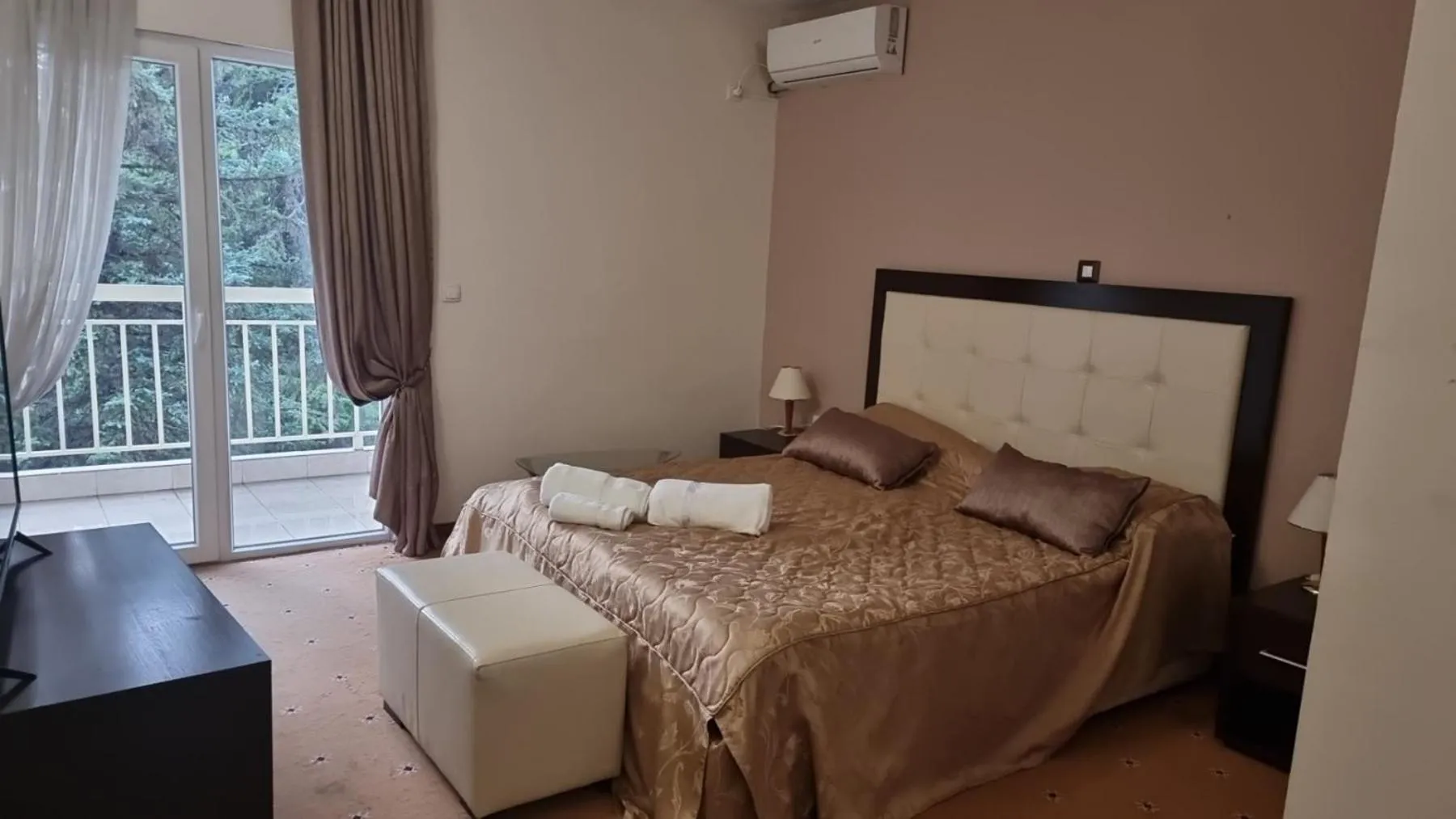 Bed in Hotel Bluebell