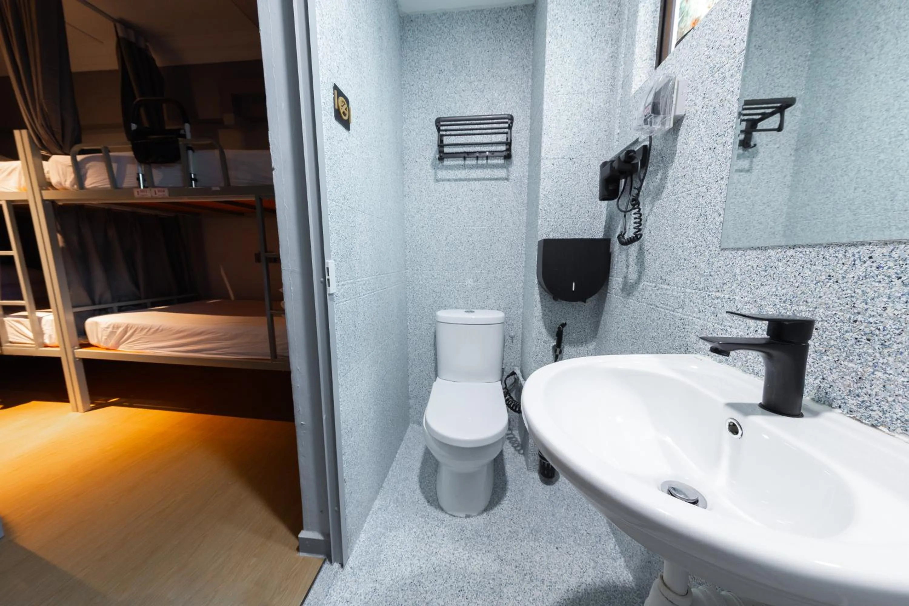 Shower in D'Nova Hotel Kallang