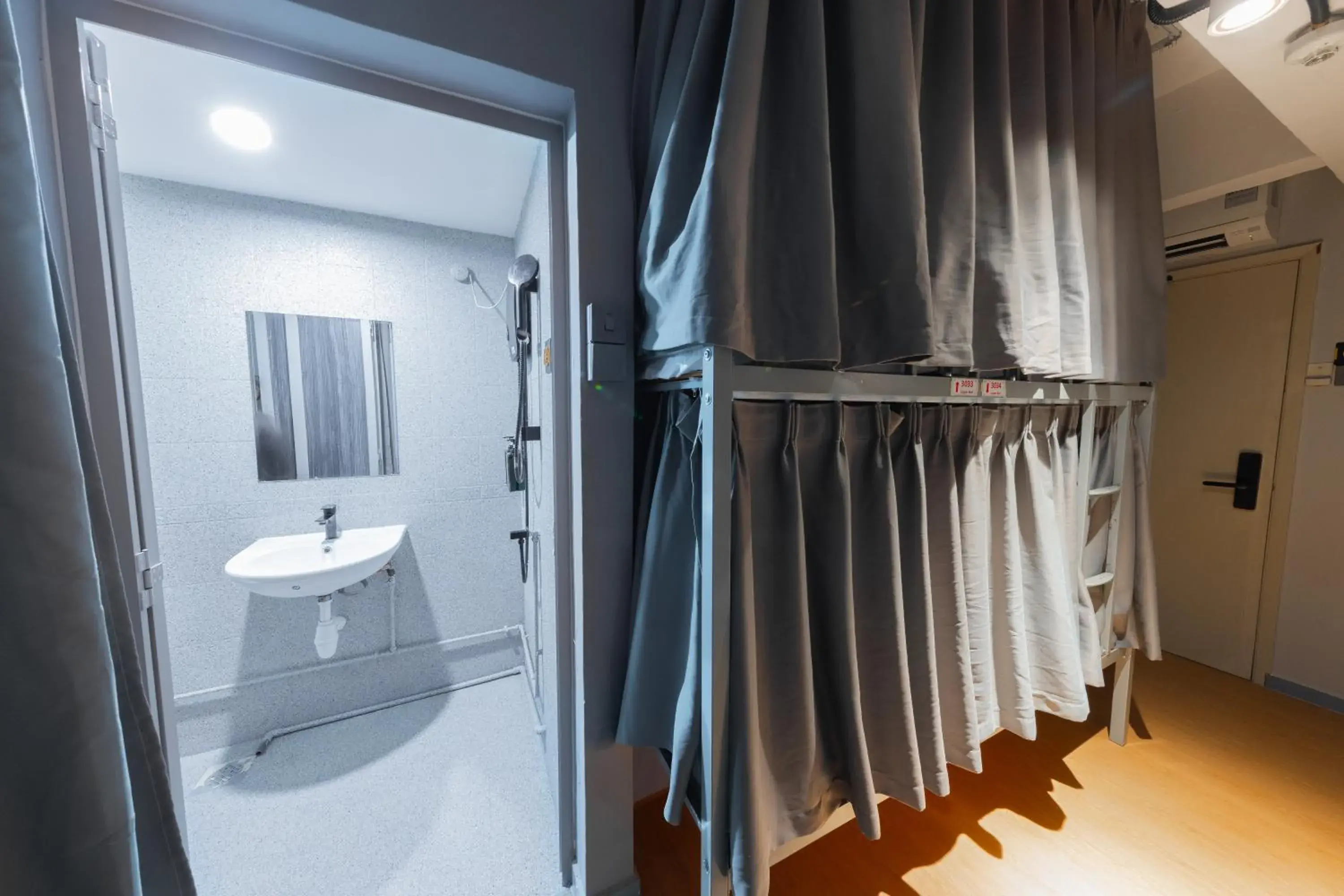 Bed in 4-Bed Female Dorm (In room Bathroom) in D'Nova Hotel Kallang Bed in 4-Bed Female Dorm (In room Bathroom) in D'Nova Hotel Kallang