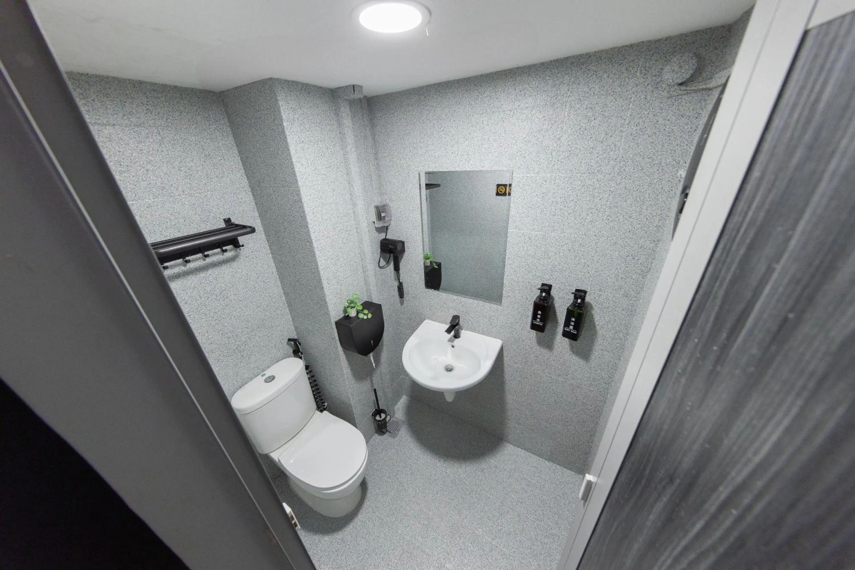 Shower in D'Nova Hotel Kallang