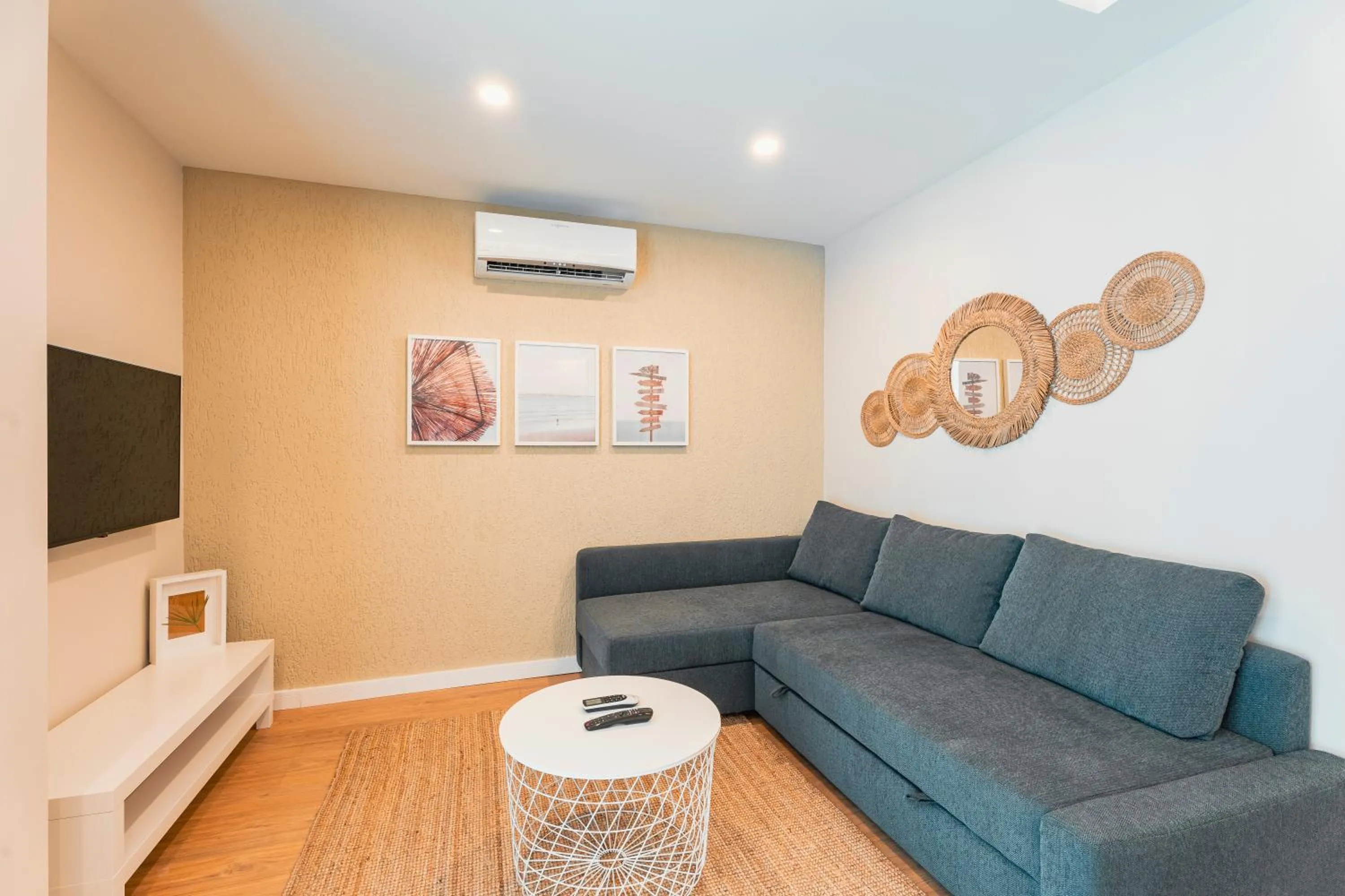 Communal lounge/ TV room in Bodrum Local House