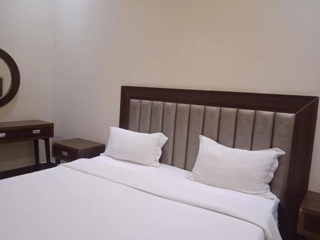 Bed in Quiet Rooms 7