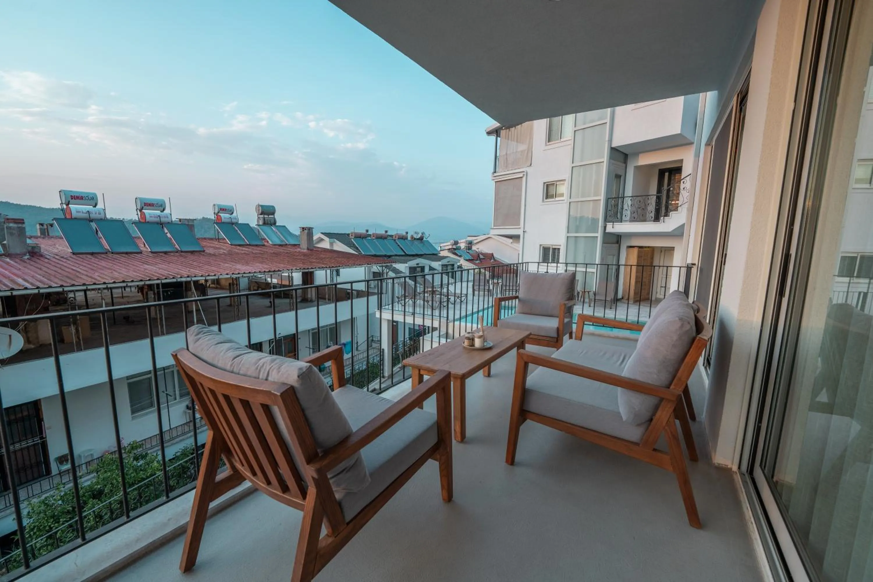 Patio in Gizz Suites