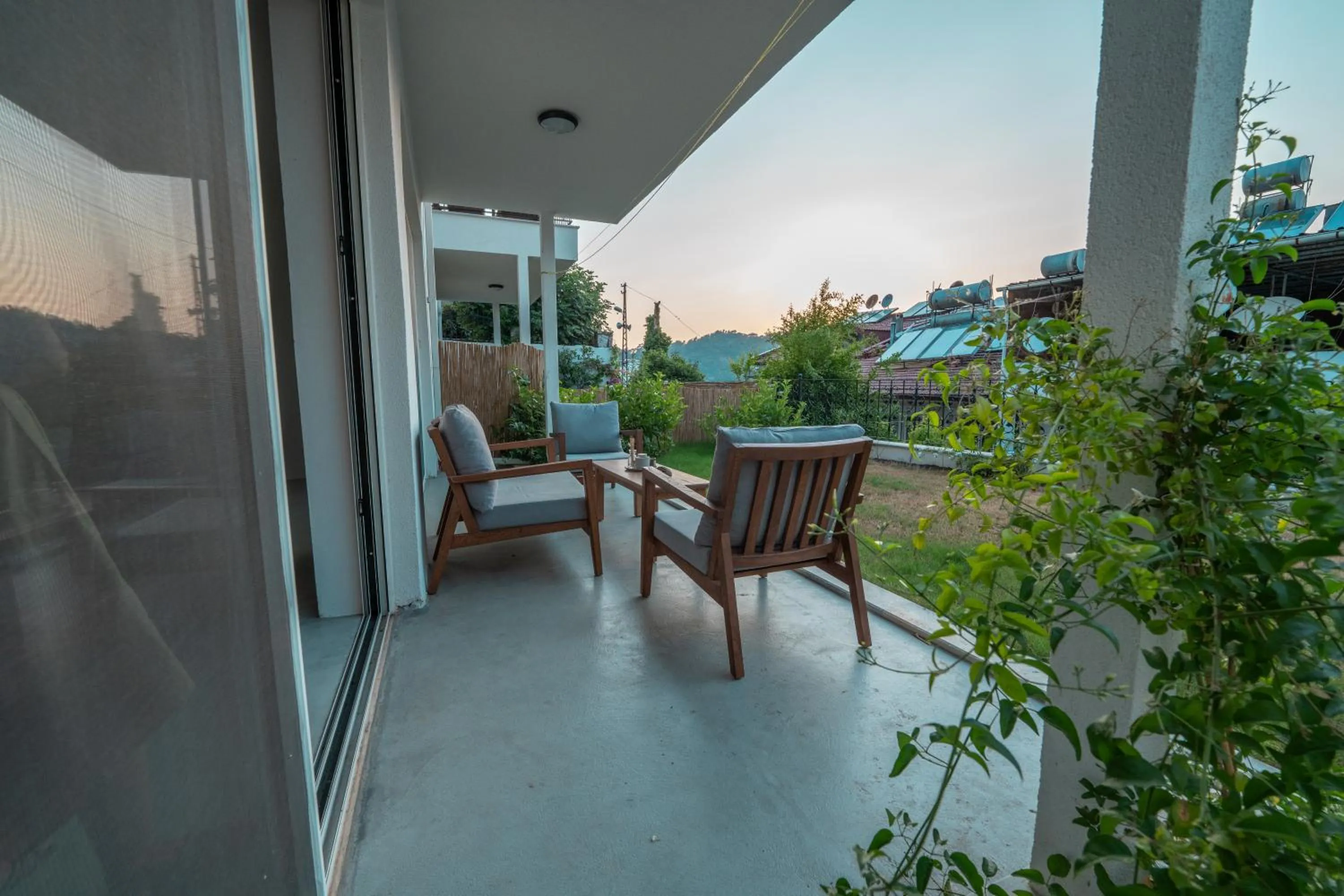 Patio in Gizz Suites