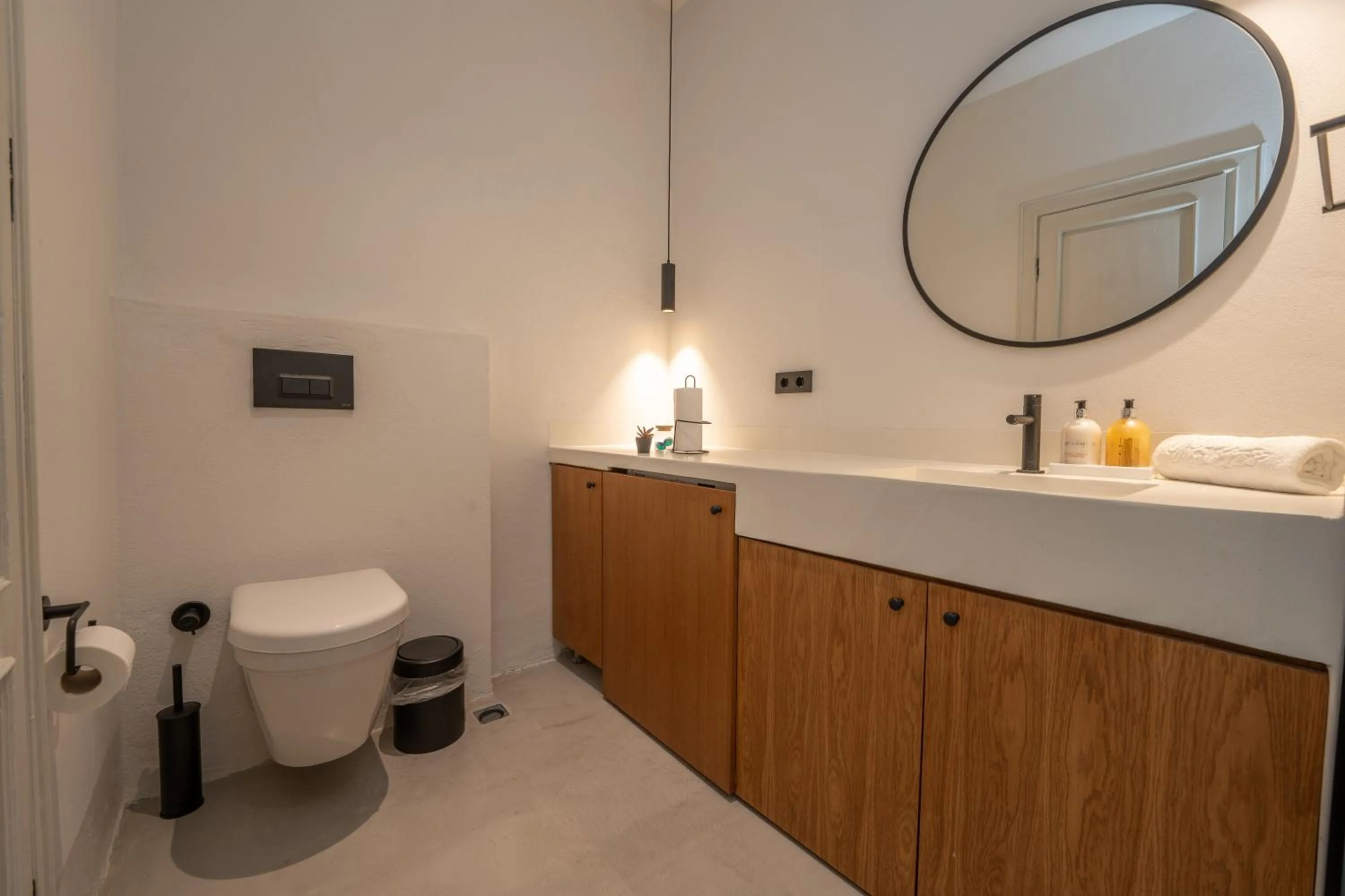 Toilet in Gizz Suites