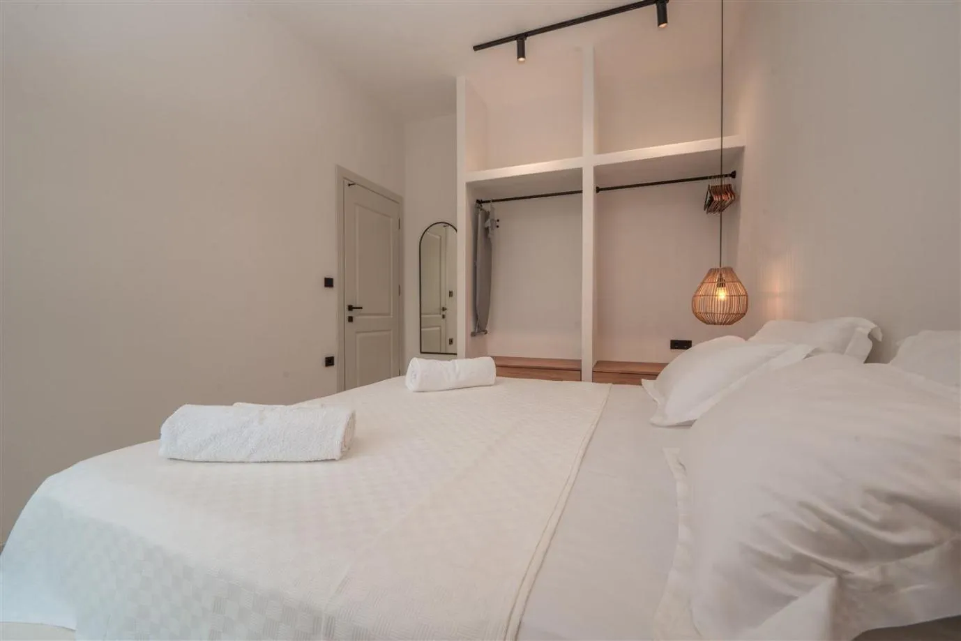 Photo of the whole room in Gizz Suites City