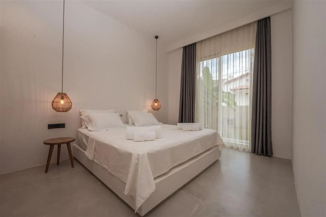 Bed in Gizz Suites City