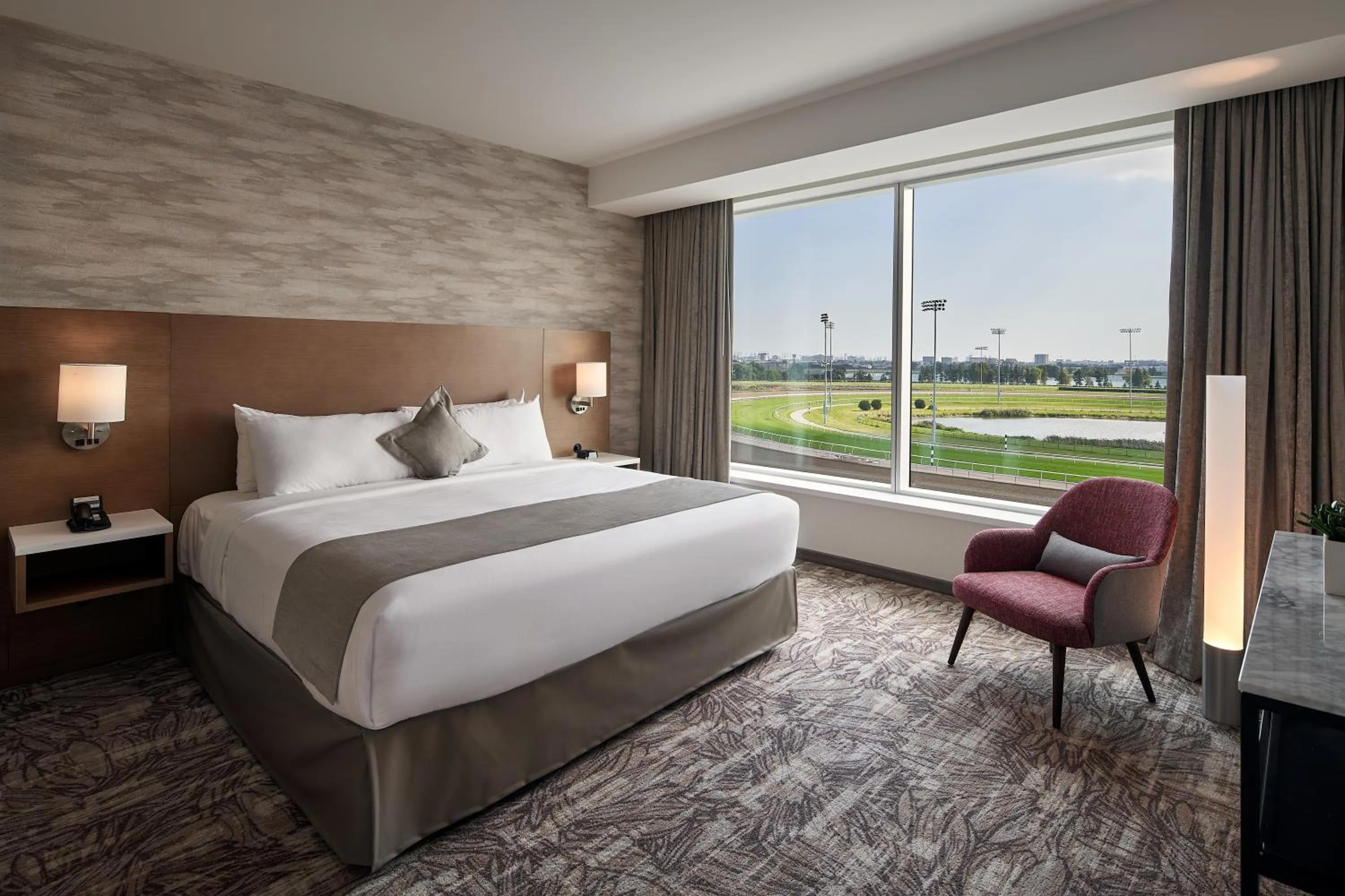 Bedroom, Bed in Great Canadian Casino Resort Toronto