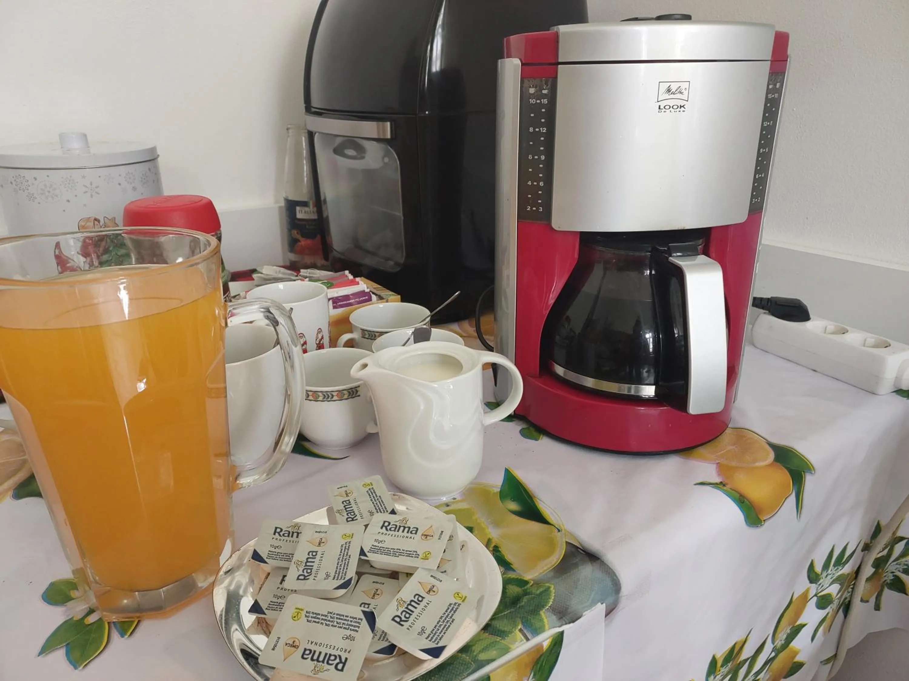 Buffet breakfast in Hotel Asila