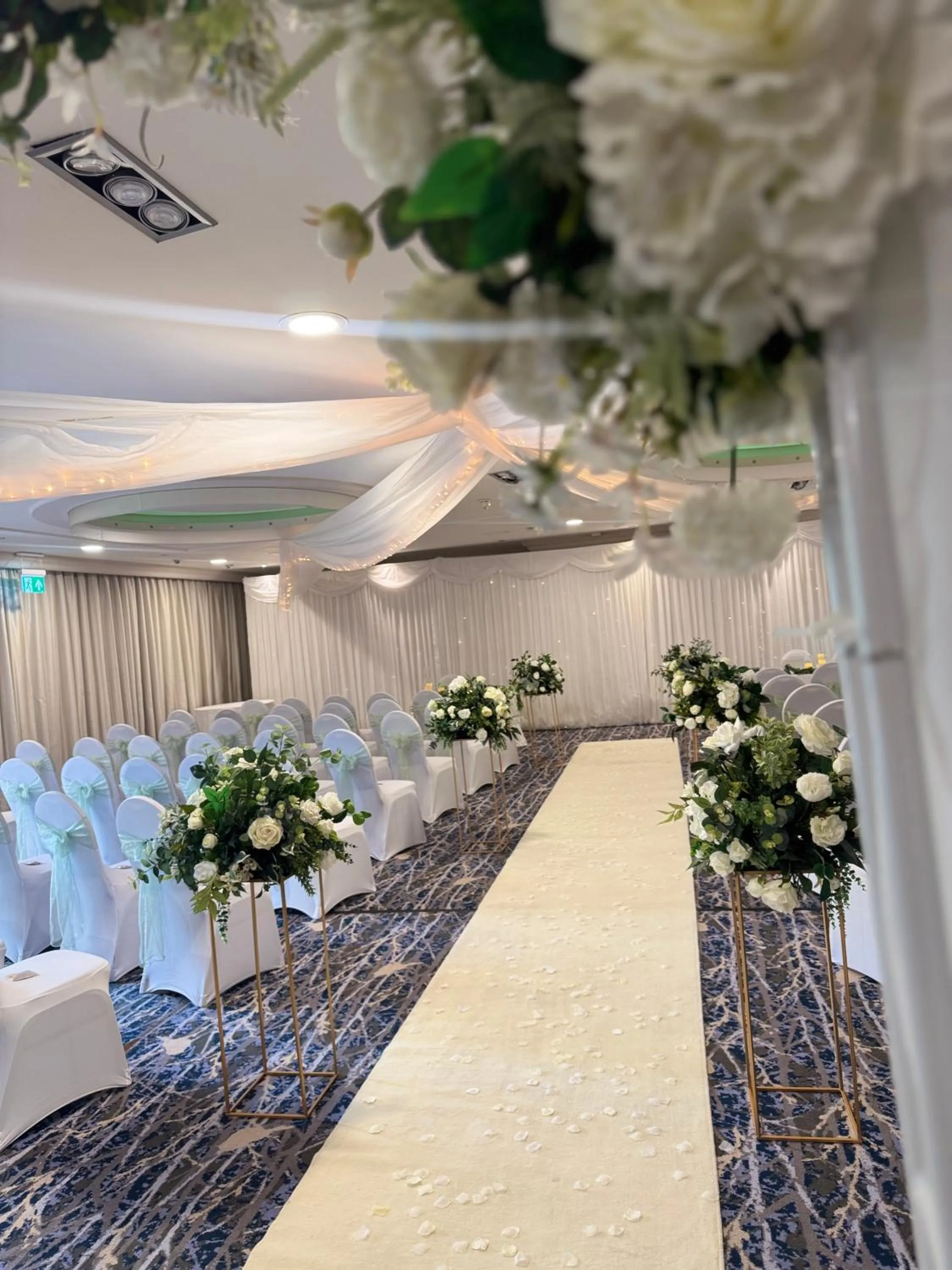 wedding in Mercure Hull Grange Park Hotel