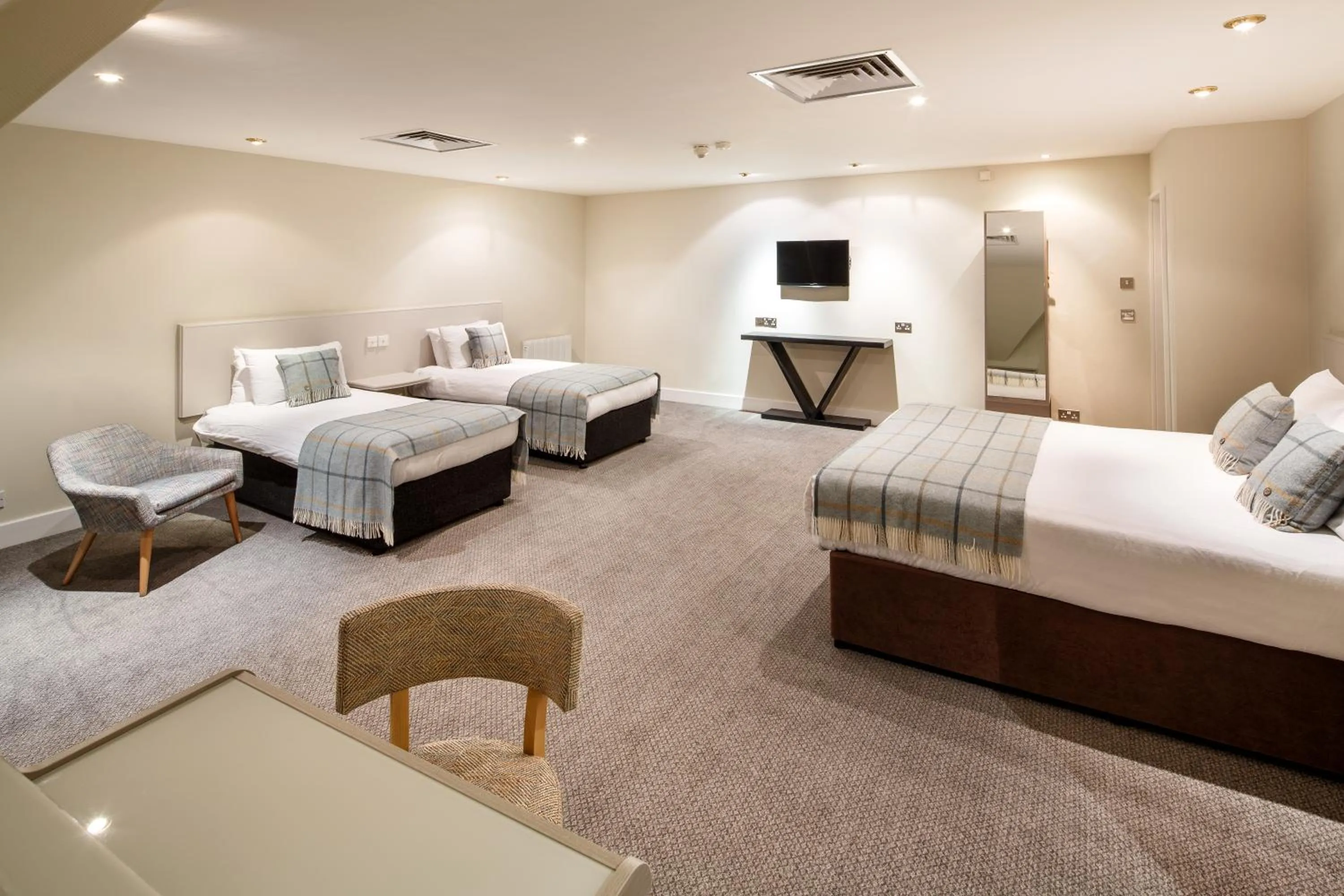 TV and multimedia, Bed in Mercure Hull Grange Park Hotel