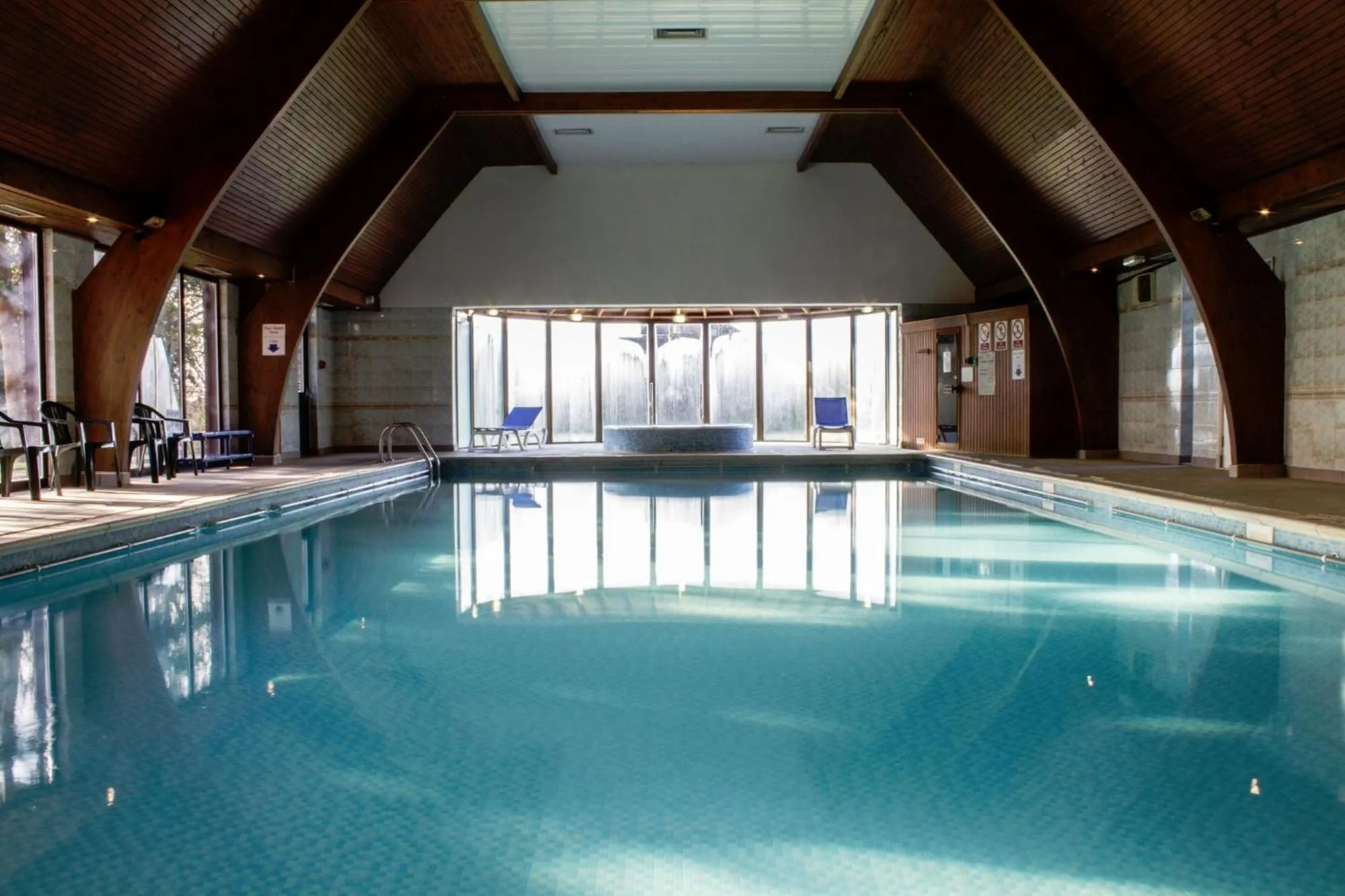 Swimming pool in Mercure Hull Grange Park Hotel