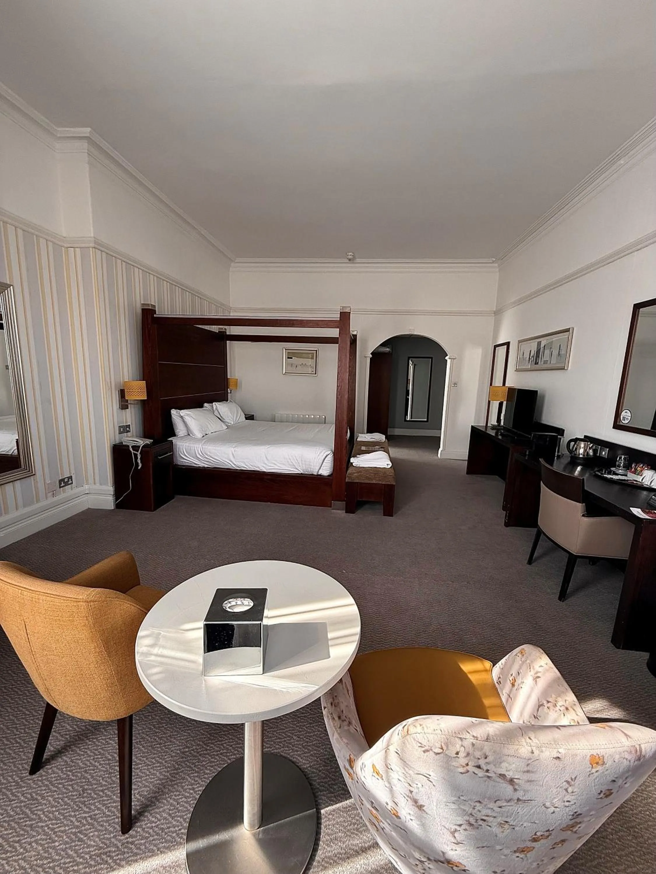 Bedroom, Bed in Mercure Hull Grange Park Hotel