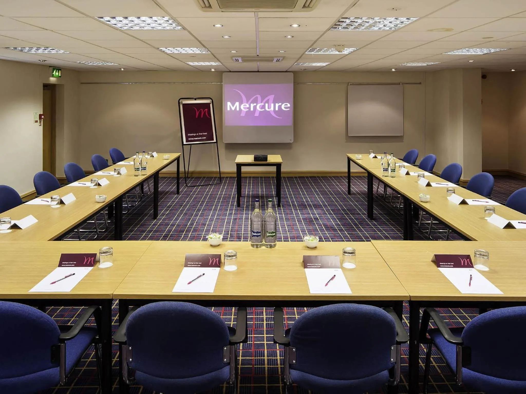 Meeting/conference room in Mercure Hull Grange Park Hotel