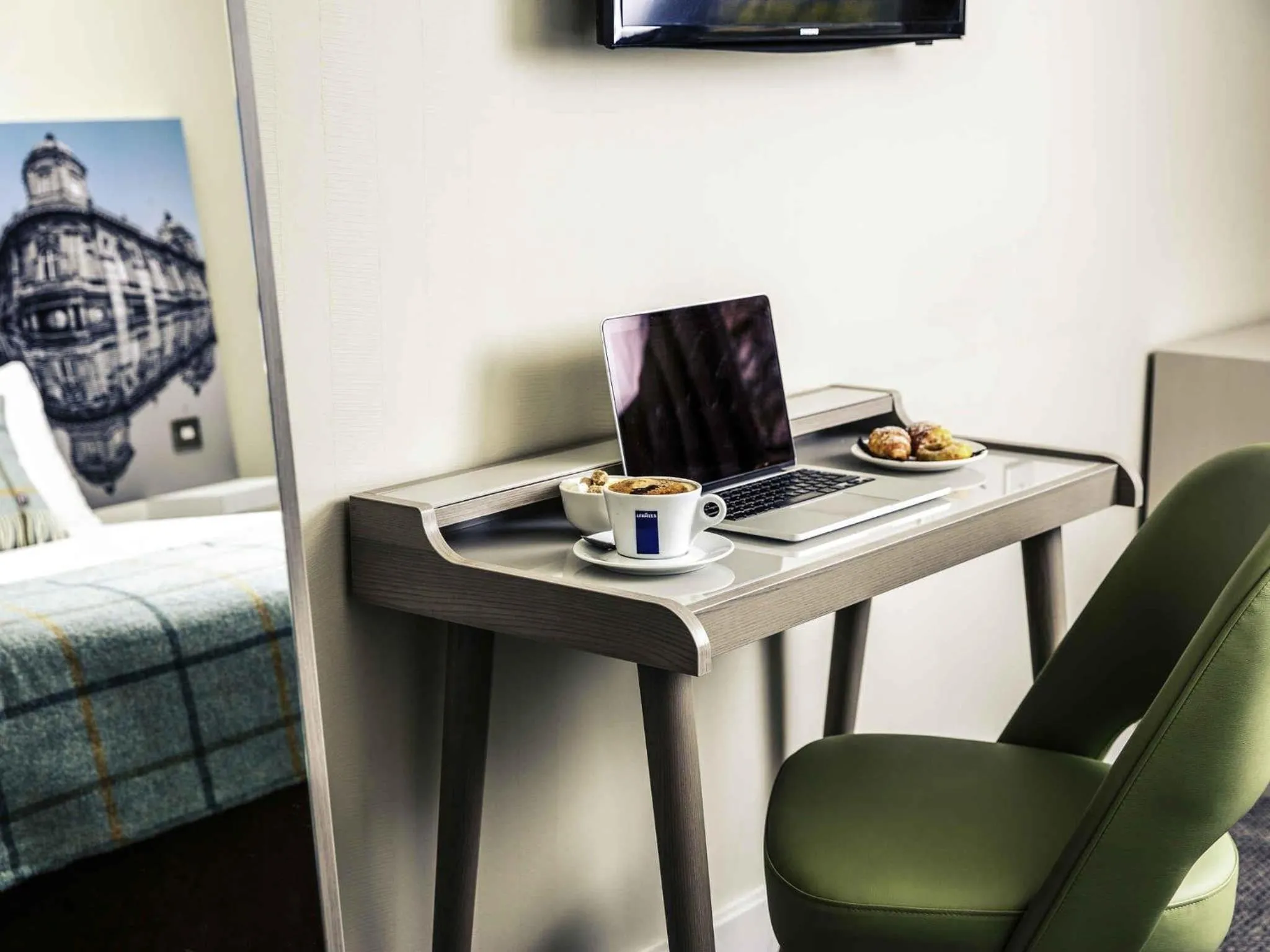 Bedroom in Mercure Hull Grange Park Hotel