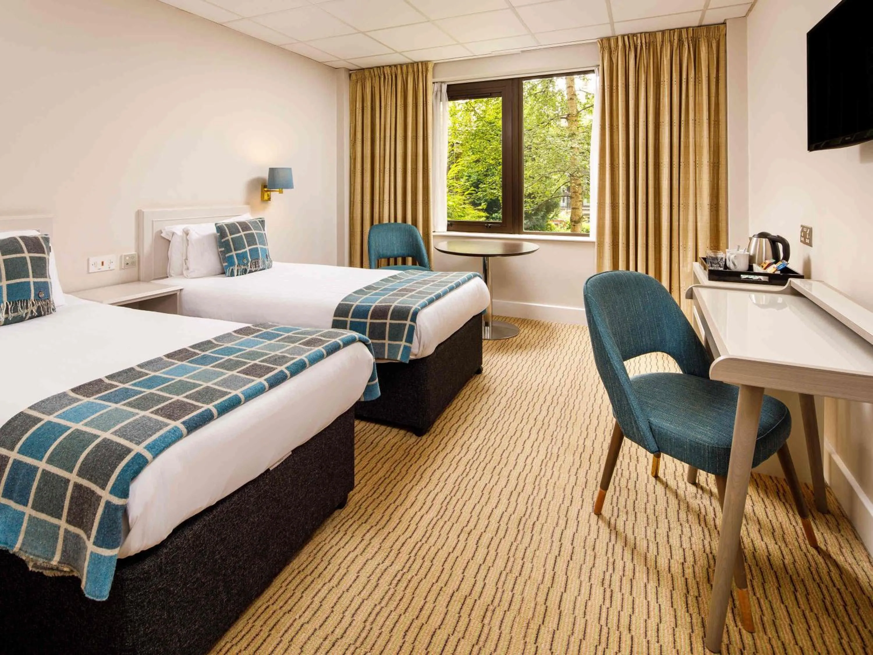 Bedroom, Bed in Mercure Hull Grange Park Hotel
