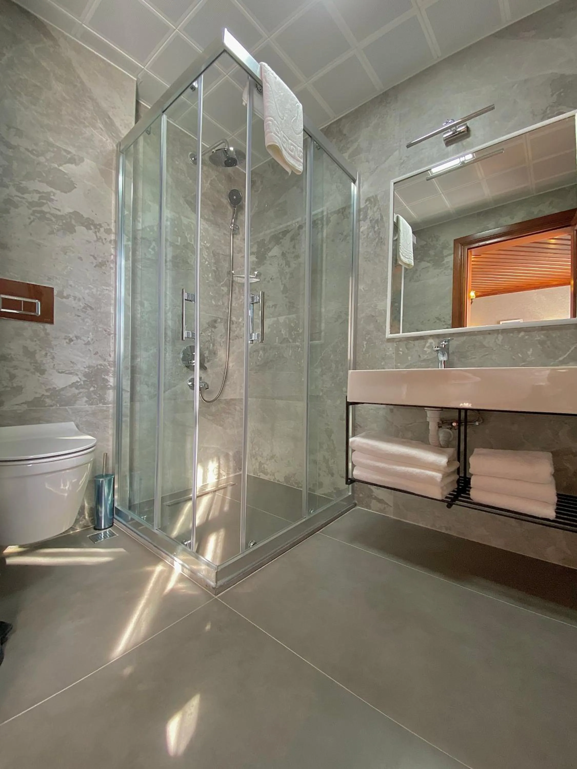 Shower in Ulivo Hotel