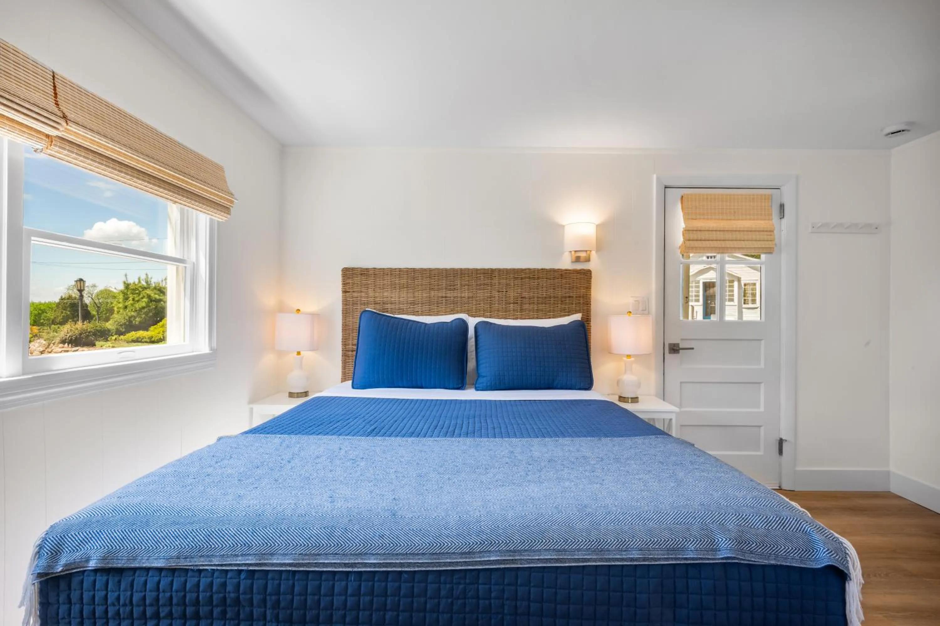 Bed in Marina Bay Cottages