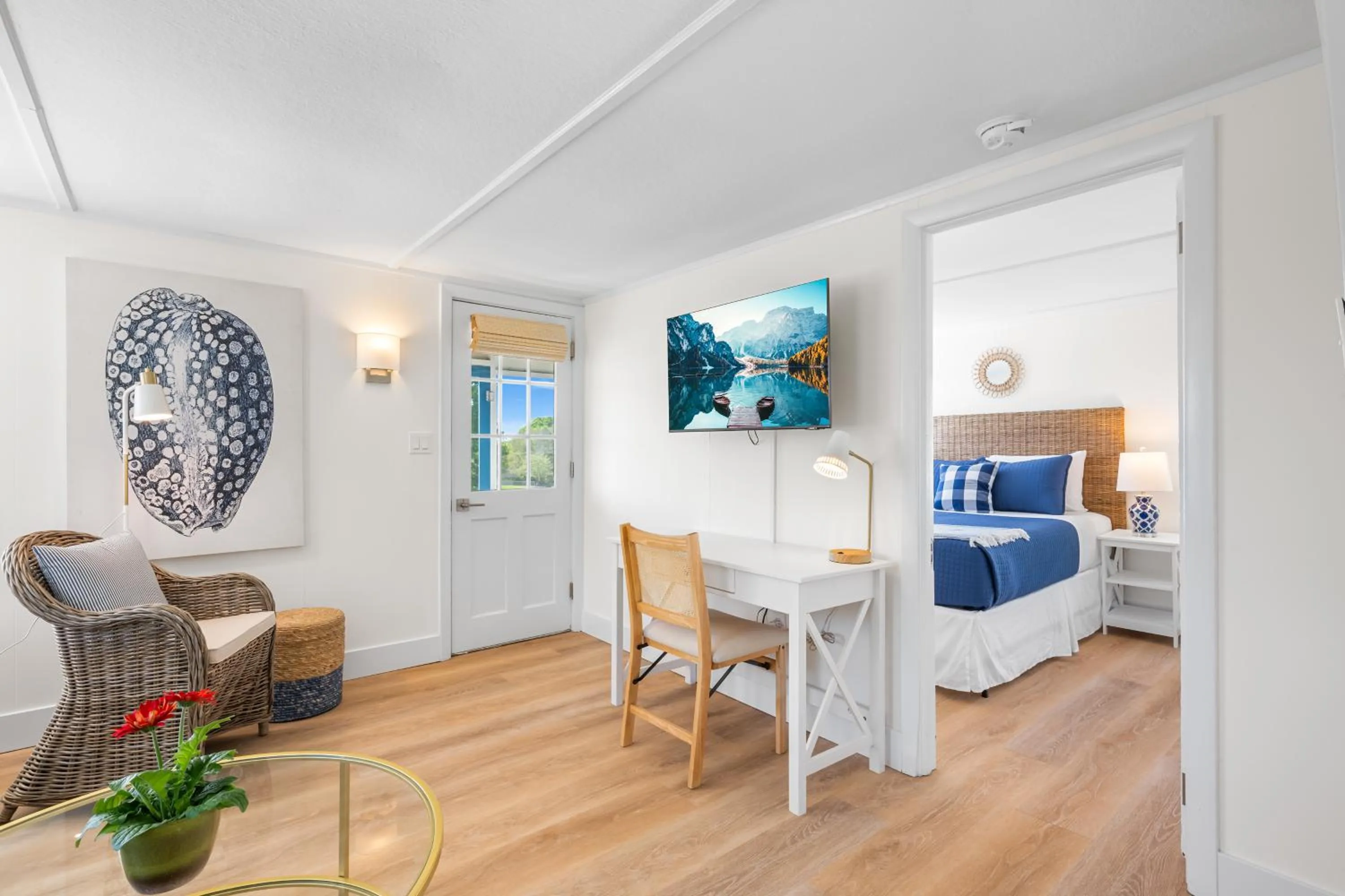 Bed in Marina Bay Cottages