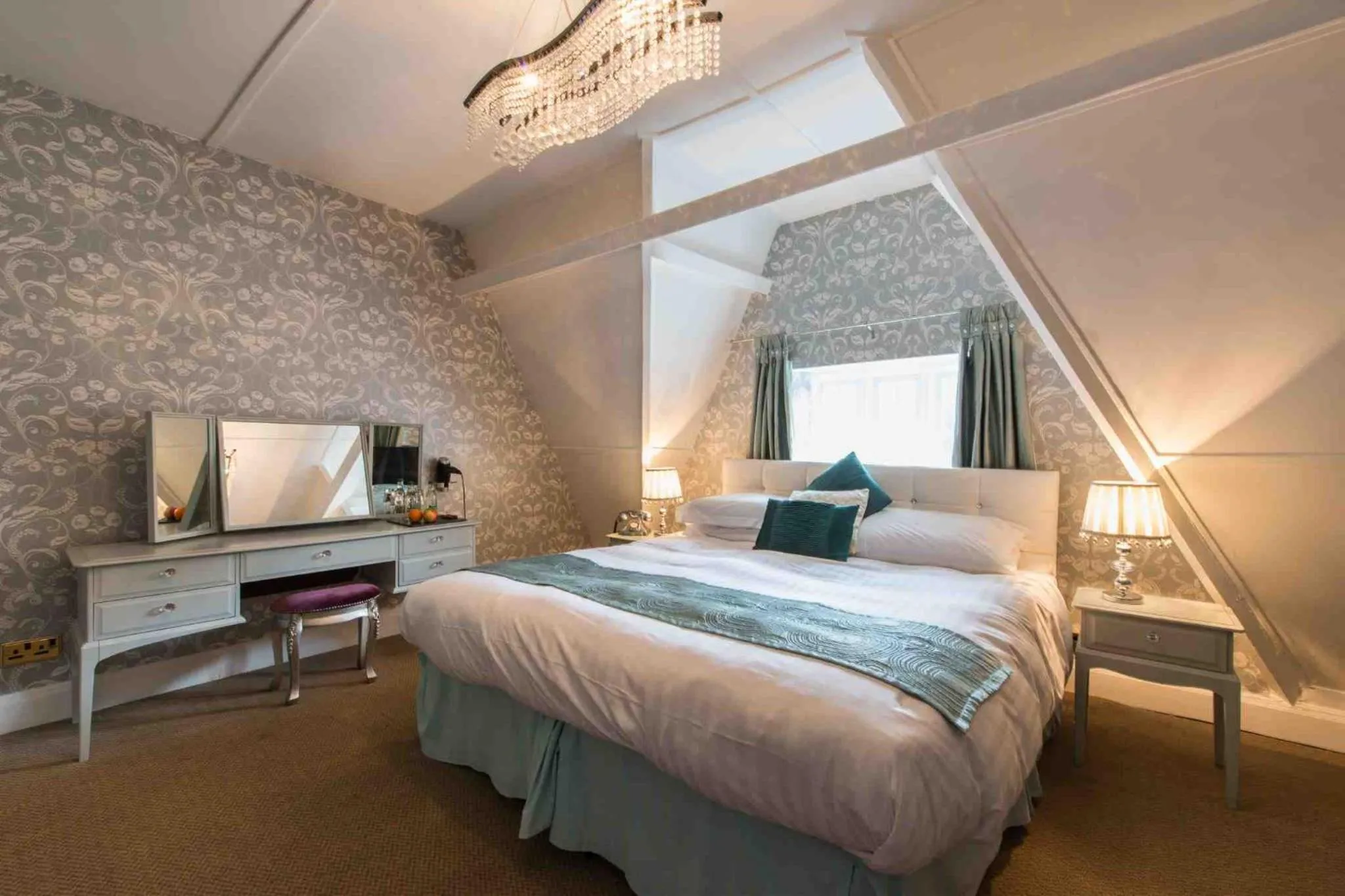 Bed in Maenan Abbey Hotel