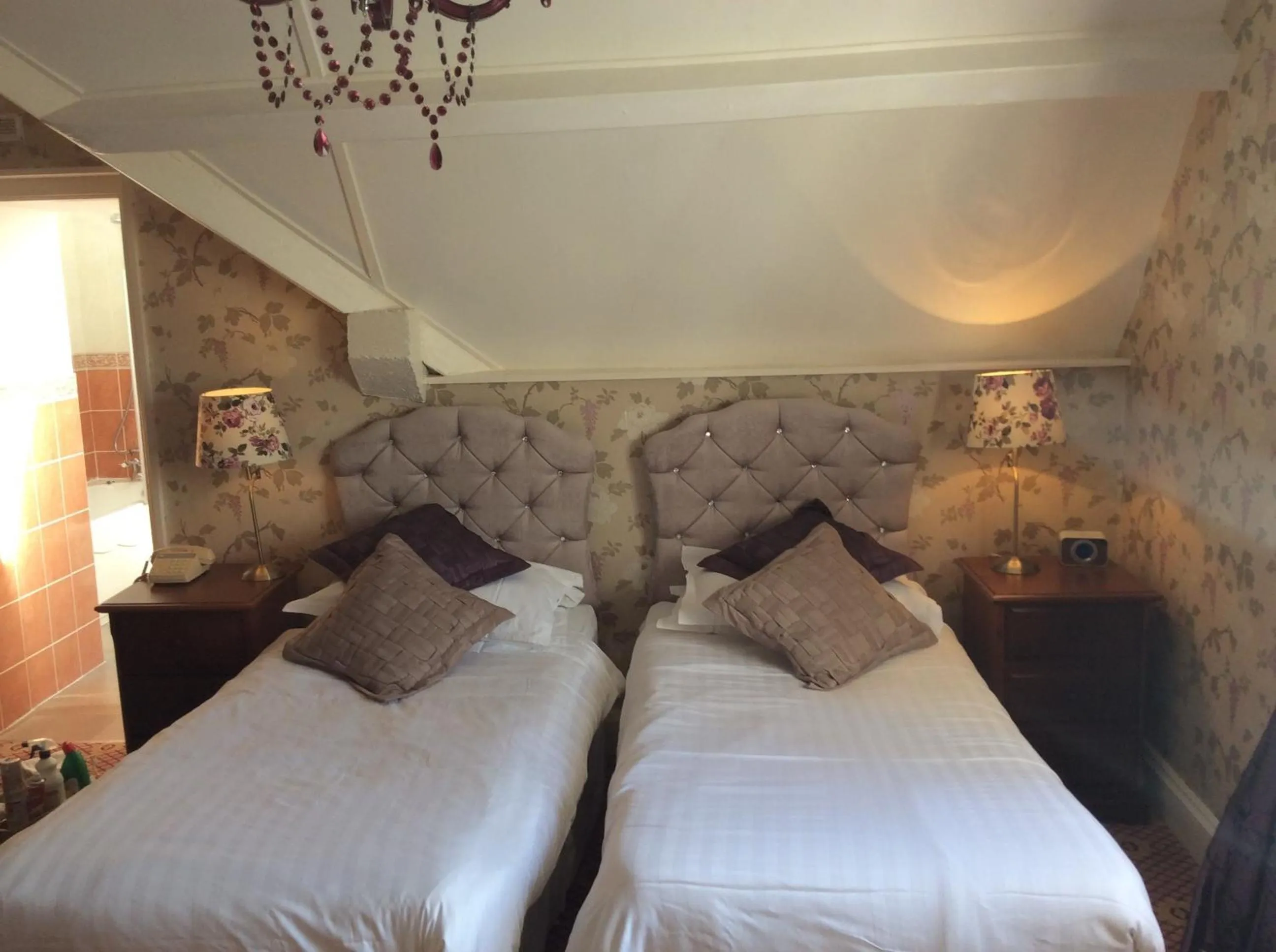 Bedroom, Bed in Maenan Abbey Hotel