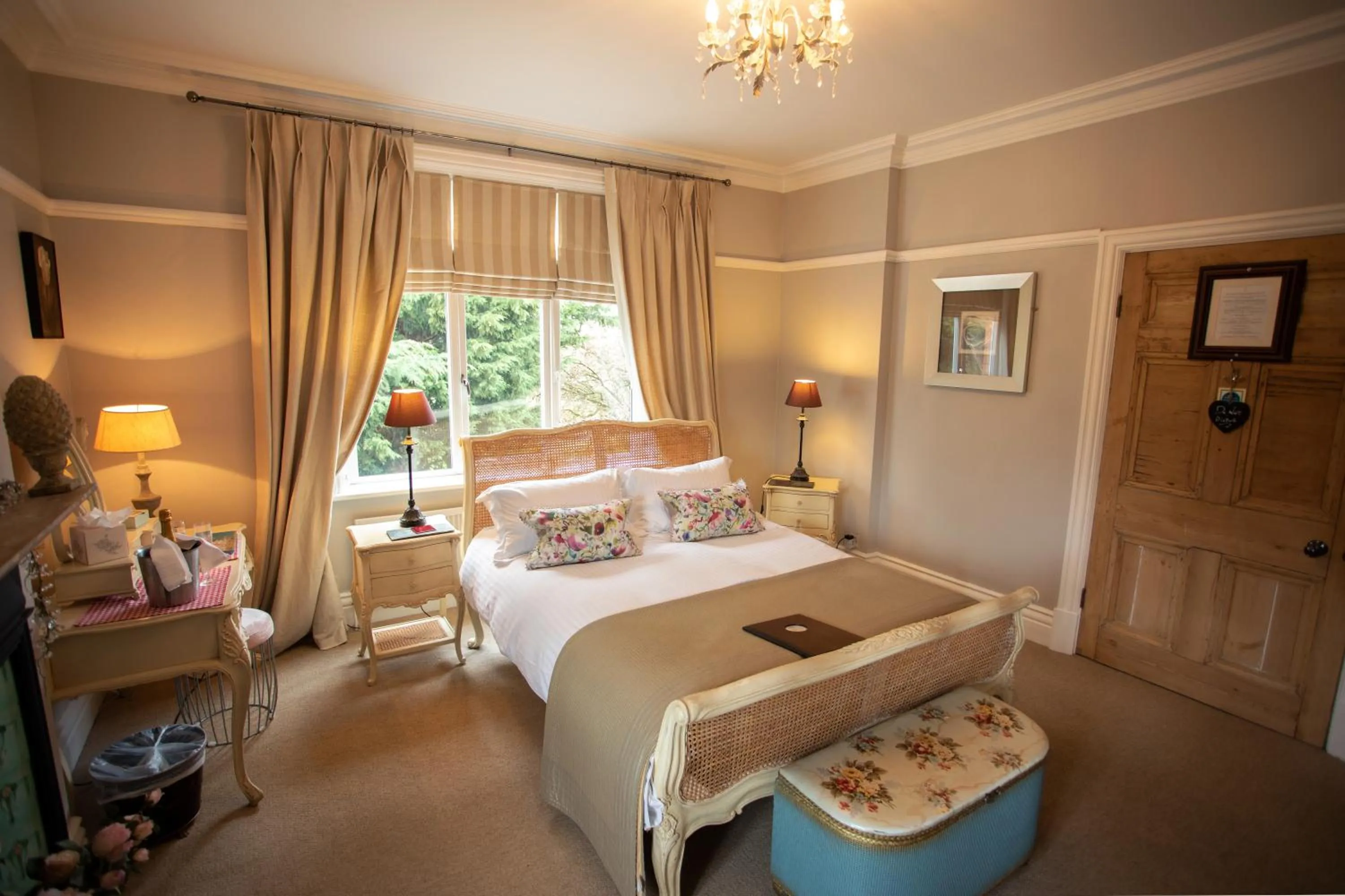 Bed in Treherne House & The Malvern Retreat