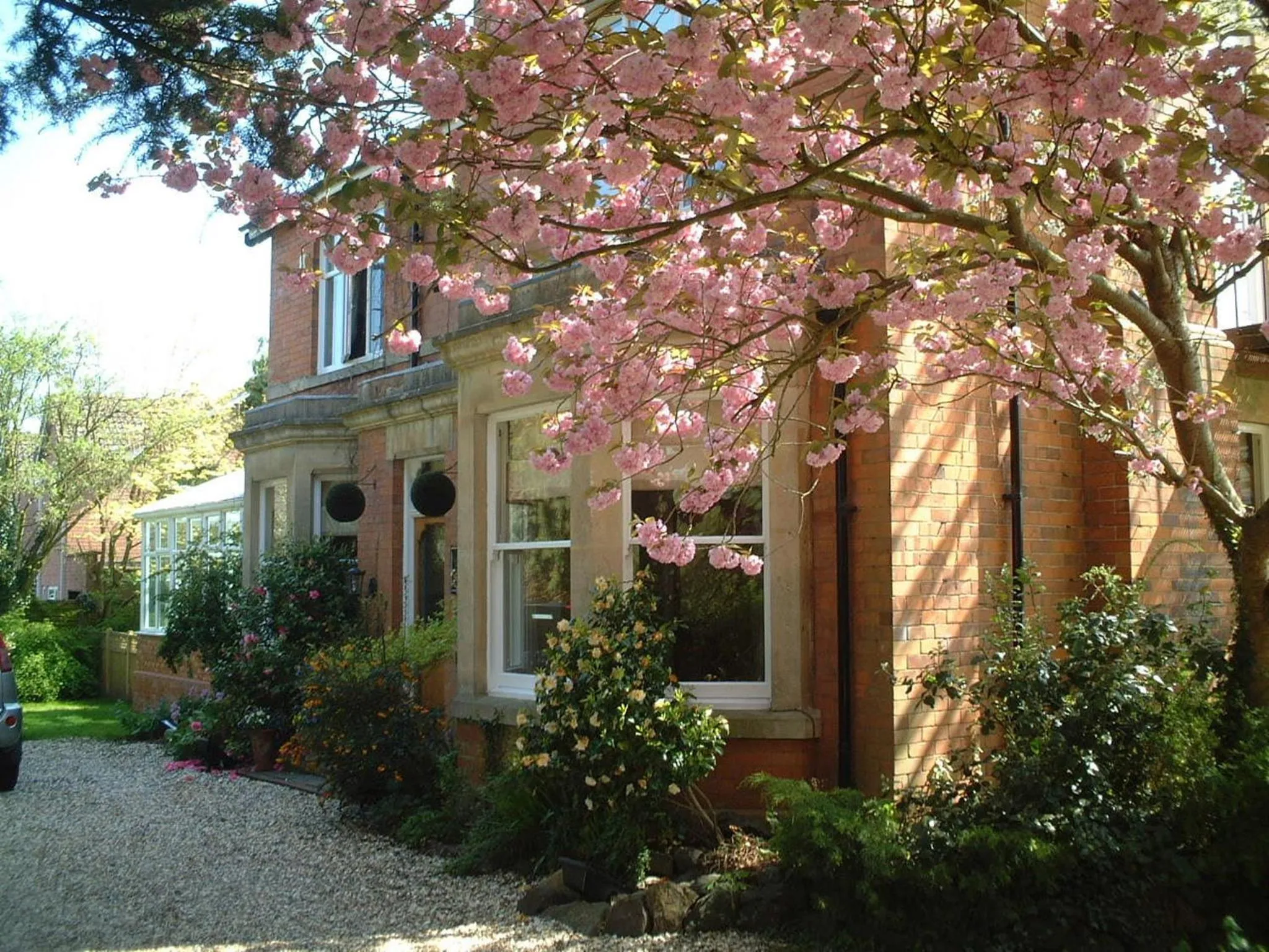 Facade/entrance in Treherne House & The Malvern Retreat