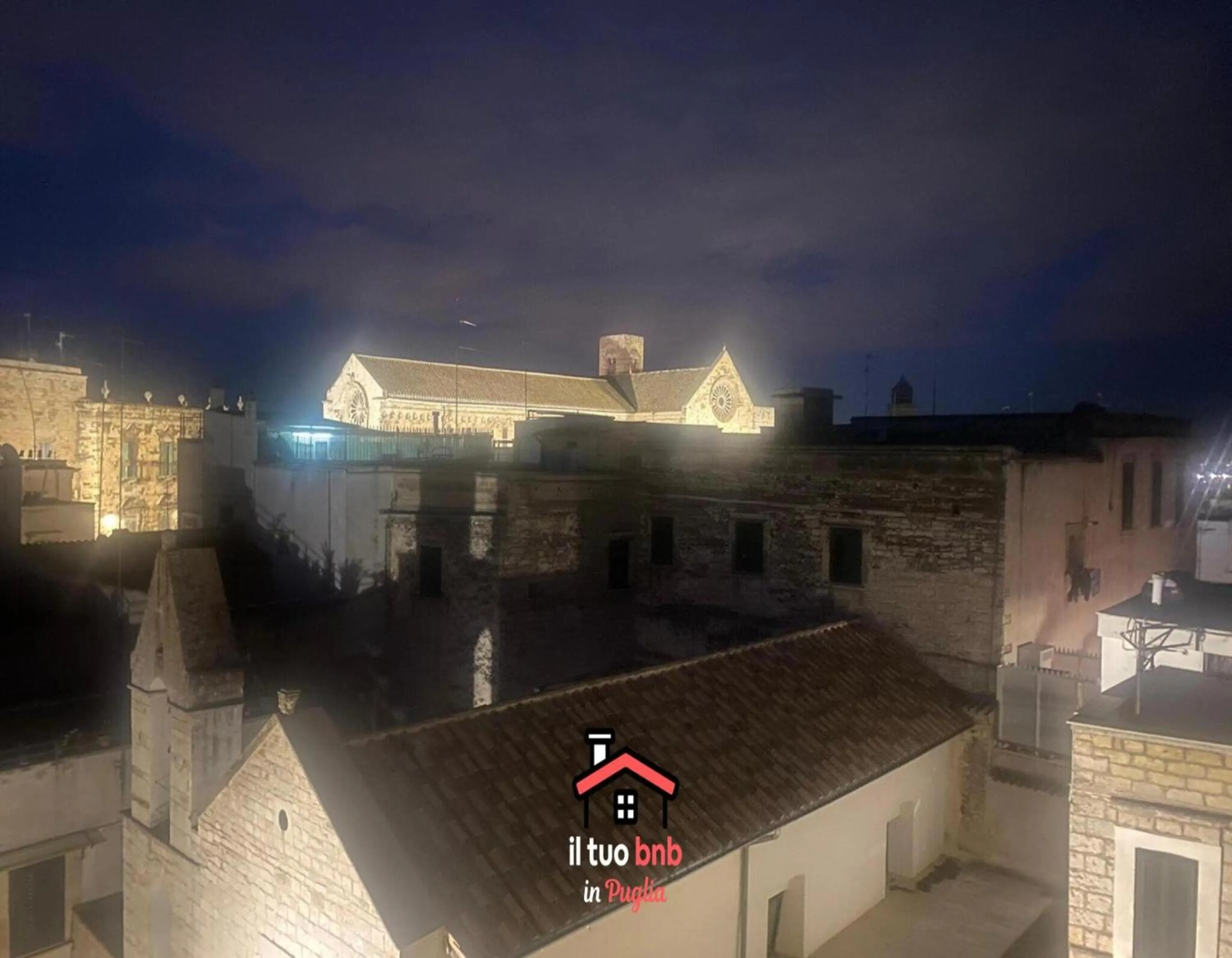 Night in Casa Bianca bnb,Big Terrace,10 min Airport Beaches