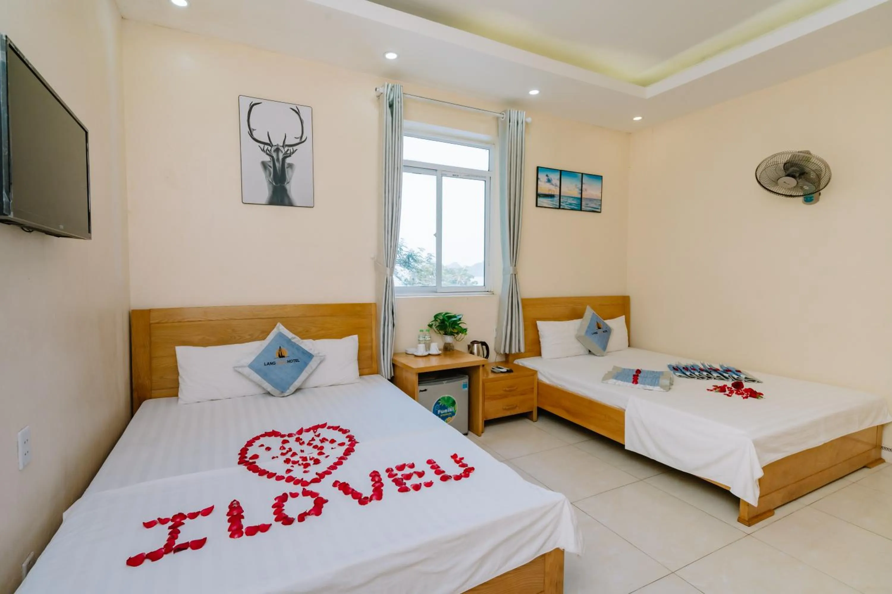 Lang Chai Metrpolis Cat Ba Hotel and Restaurant